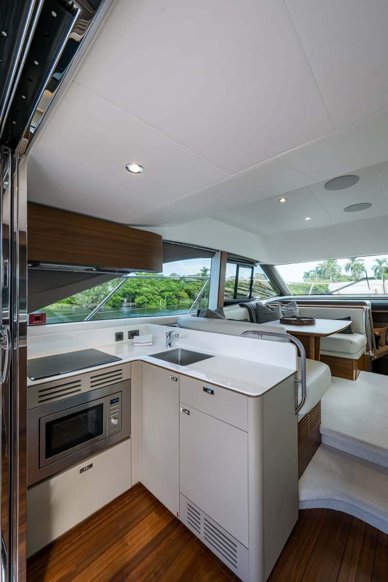 2025 Princess F45 - Photo 32