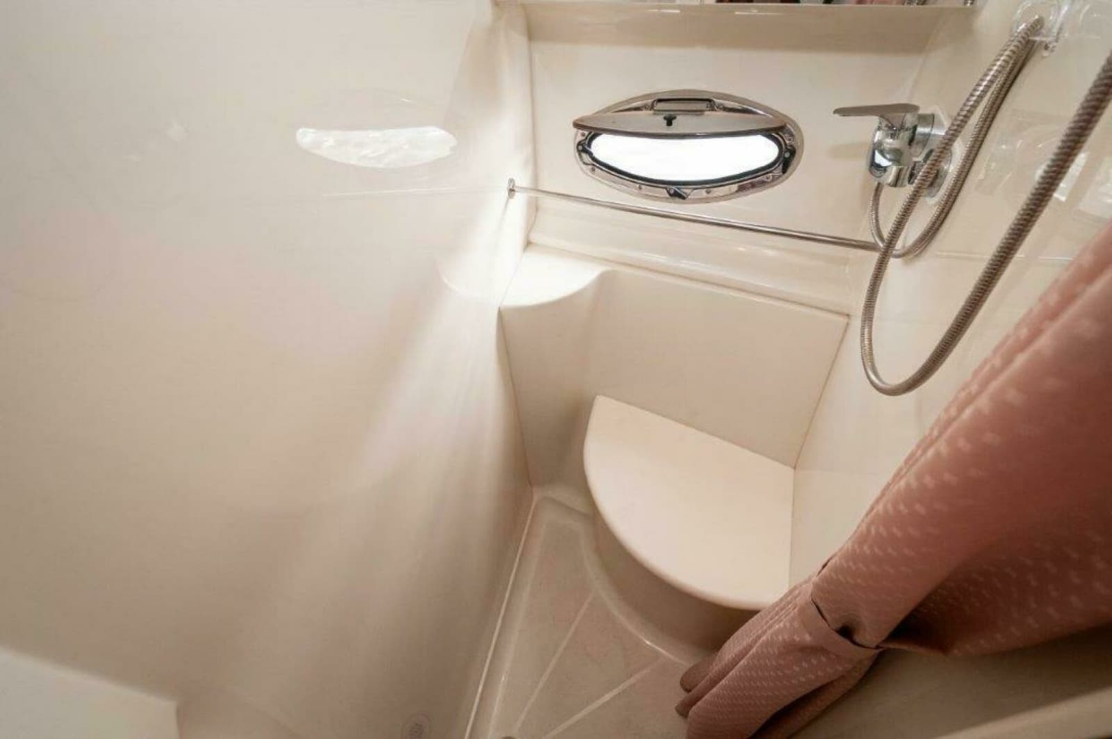 2002 Carver 444 Cockpit Motor Yacht - Photo 20