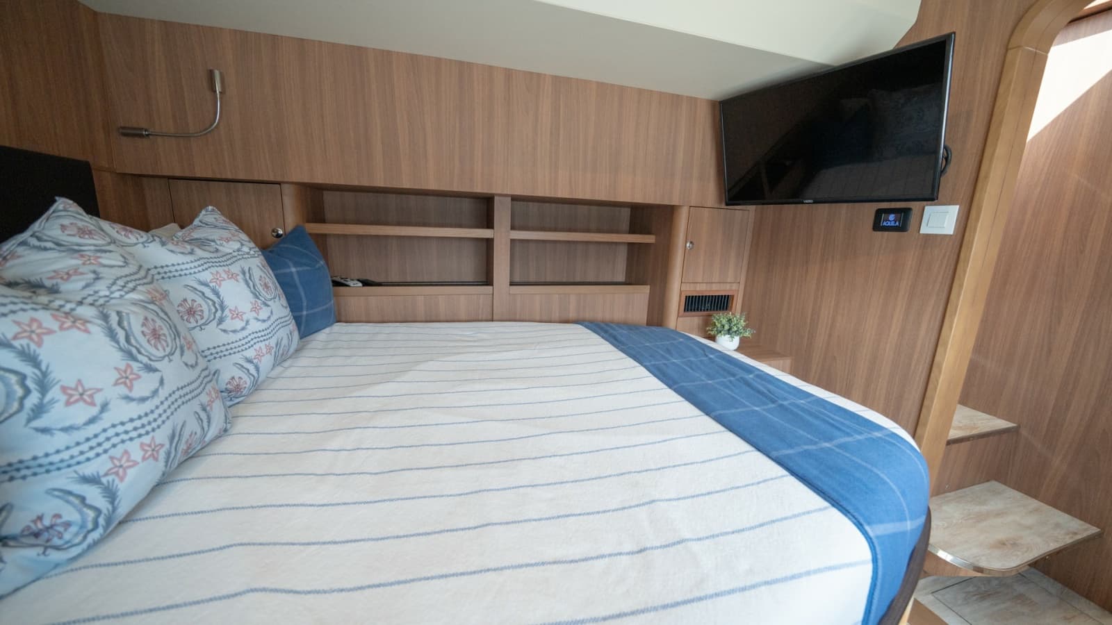 2021 Aquila 44 Motor Yacht - Photo 21