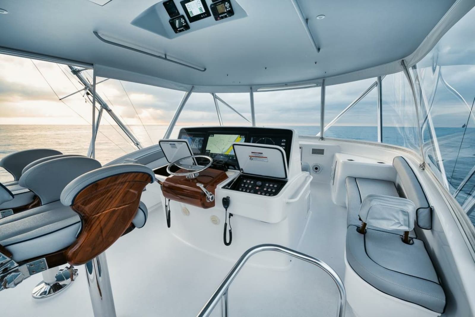2020 Hatteras Convertible GT59 - Photo 23