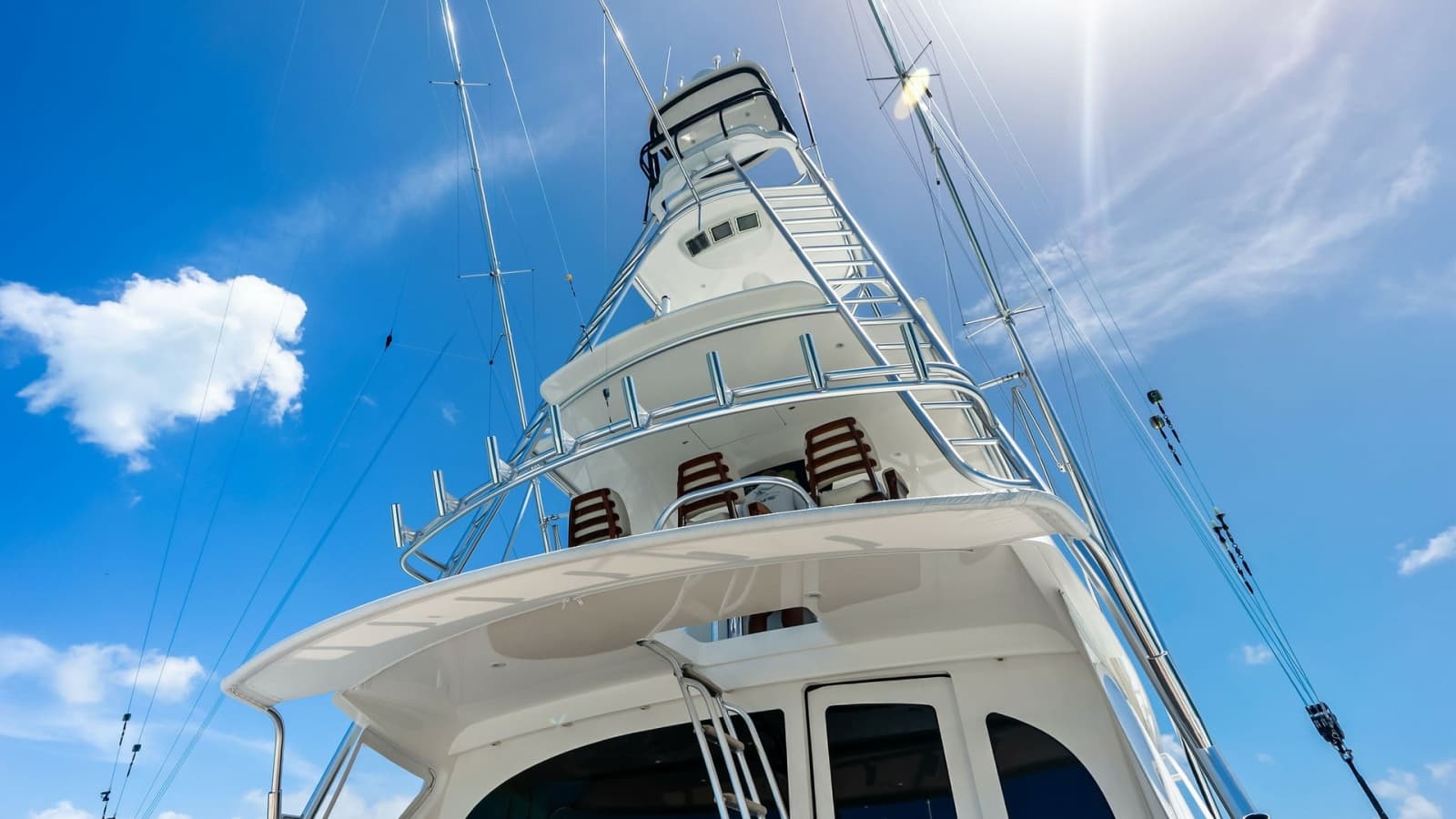 2018 Viking 62 Convertible - Photo 55