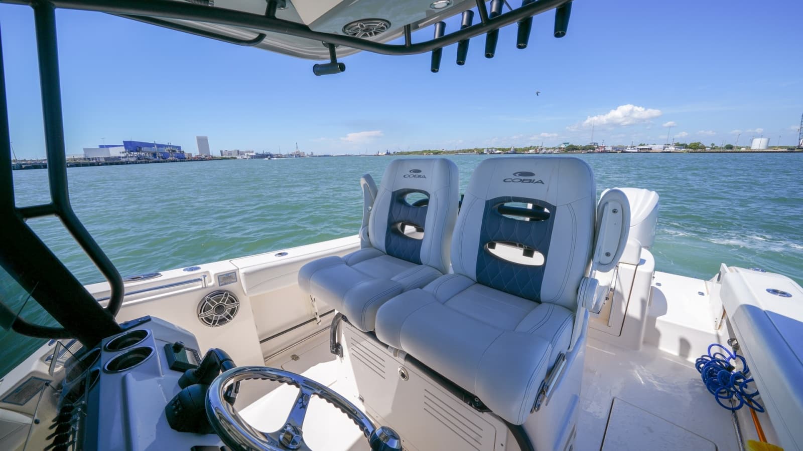 2023 Cobia 280 Center Console - Photo 10