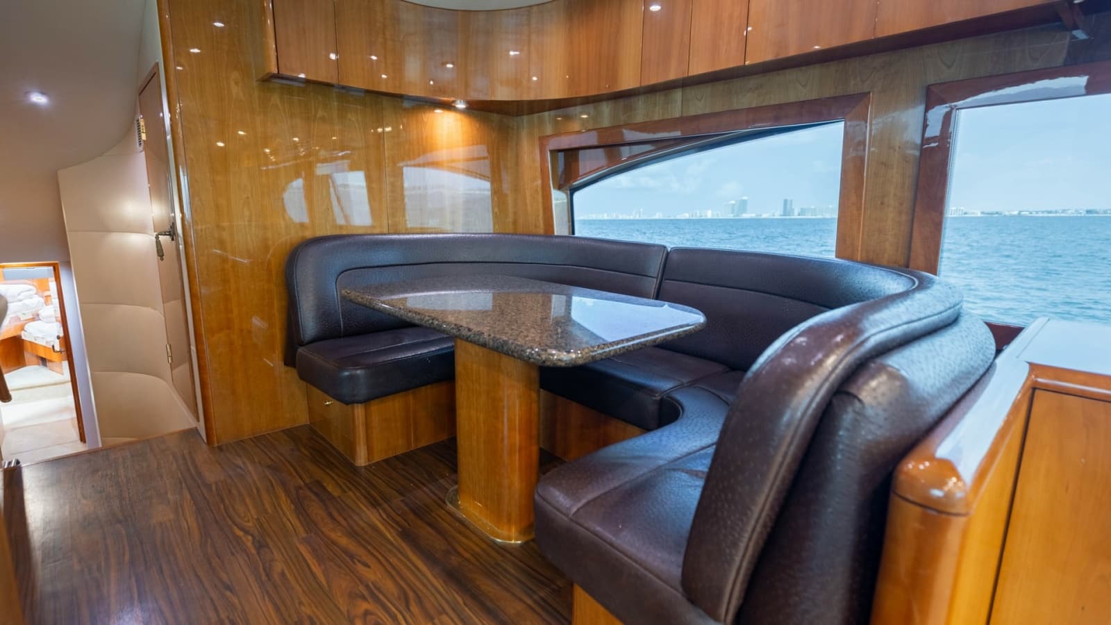 2007 Hatteras 68 Convertible - Photo 17