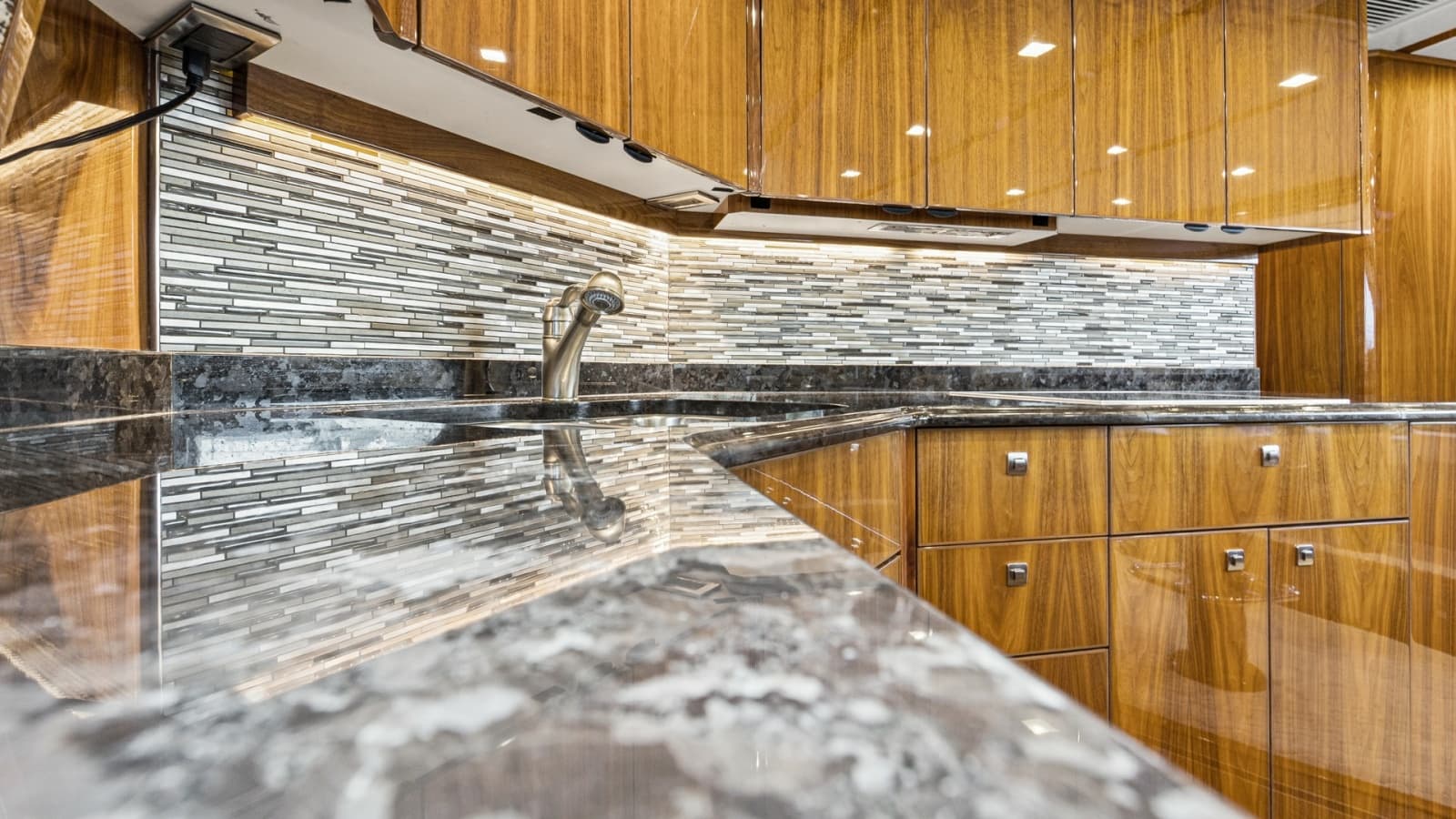 2017 Viking 72 Enclosed Bridge - Photo 19