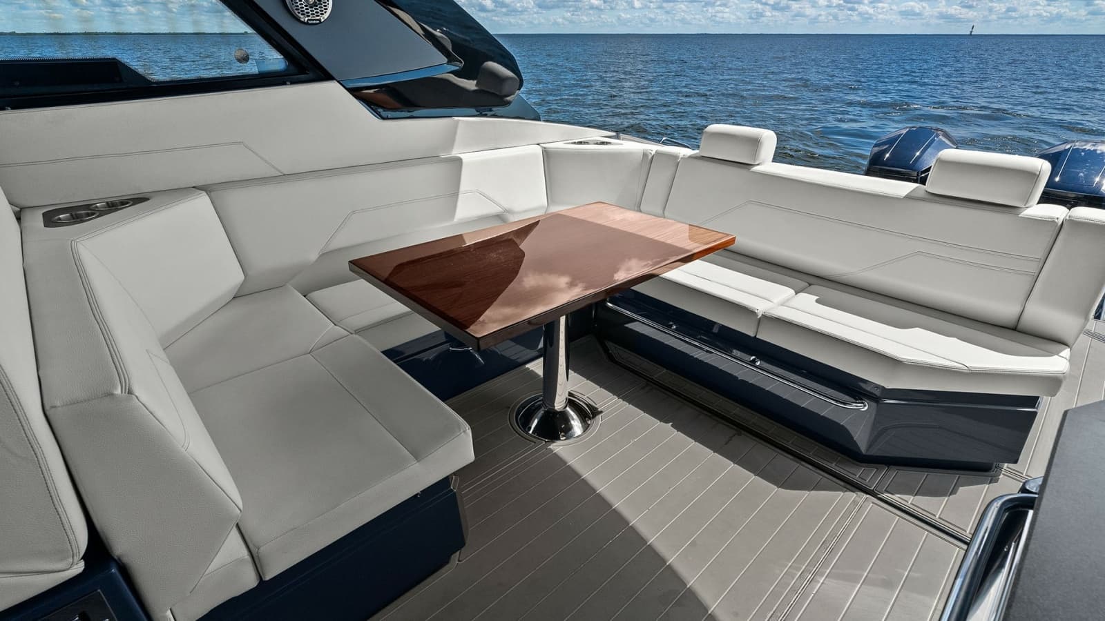 2023 Cruisers Yachts 42 GLS - Photo 17