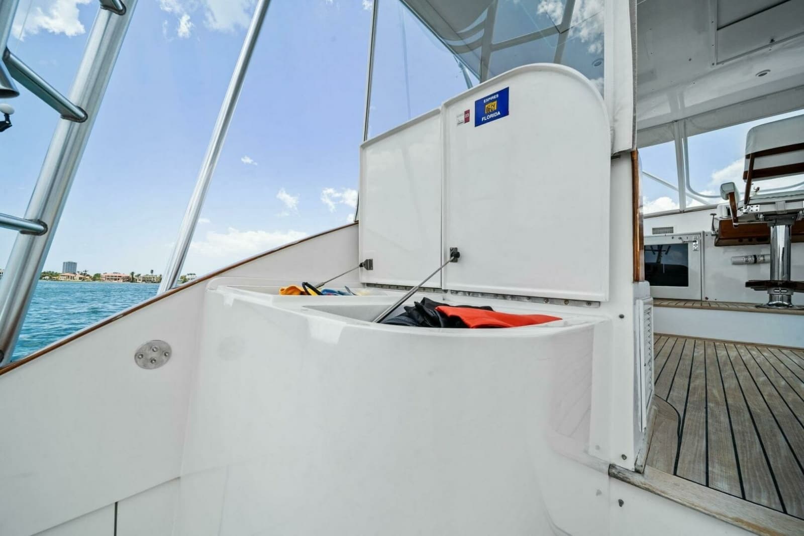 1999 Buddy Davis 52 Express - Photo 18