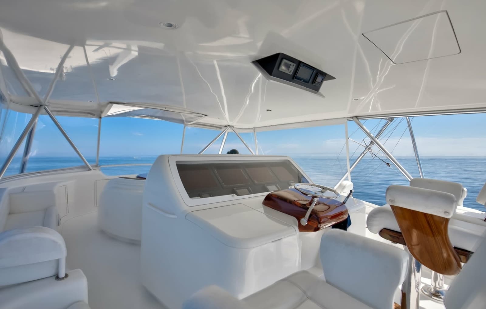 2010 Viking 82 Convertible - Photo 30
