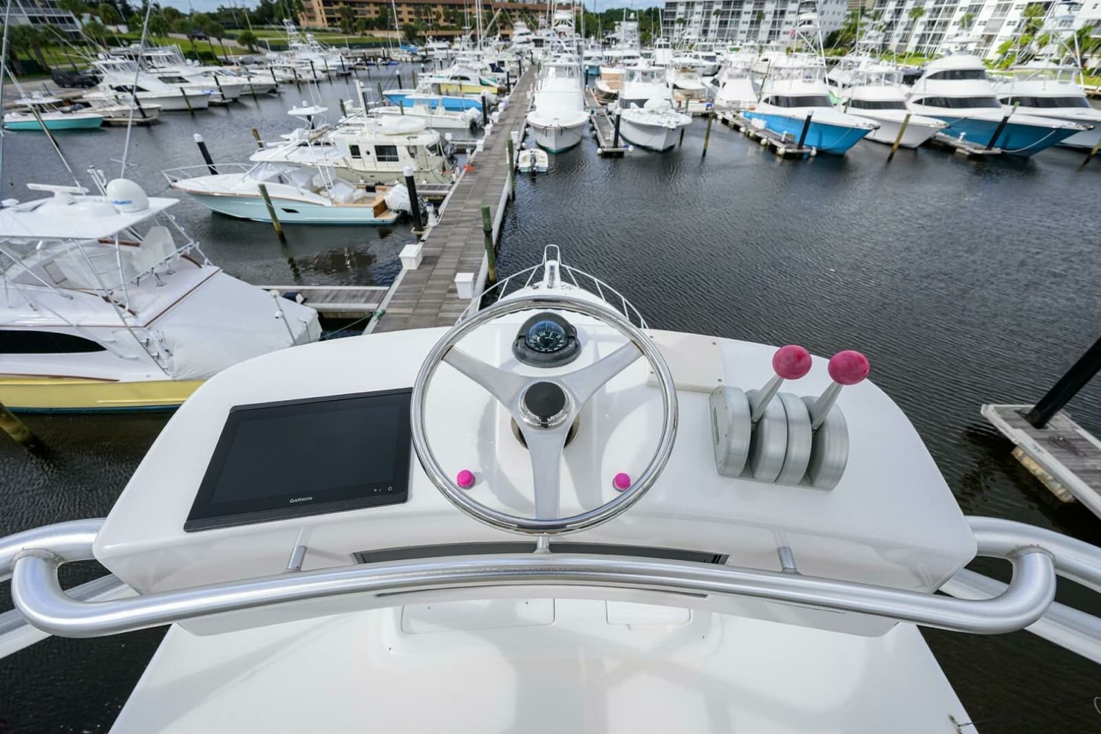 2004 Viking 56 Convertible - Photo 25