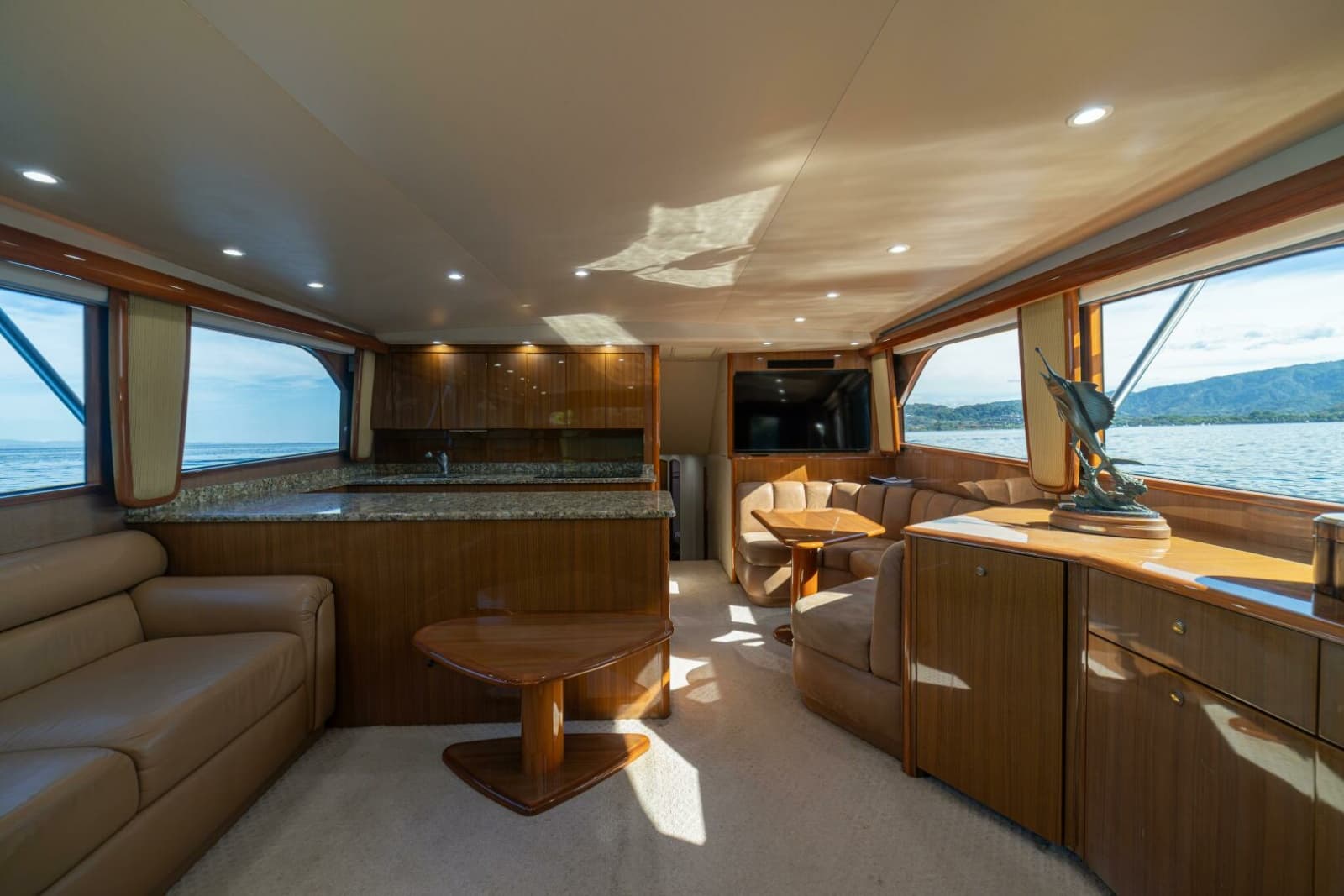 2006 Viking 56 Convertible - Photo 30