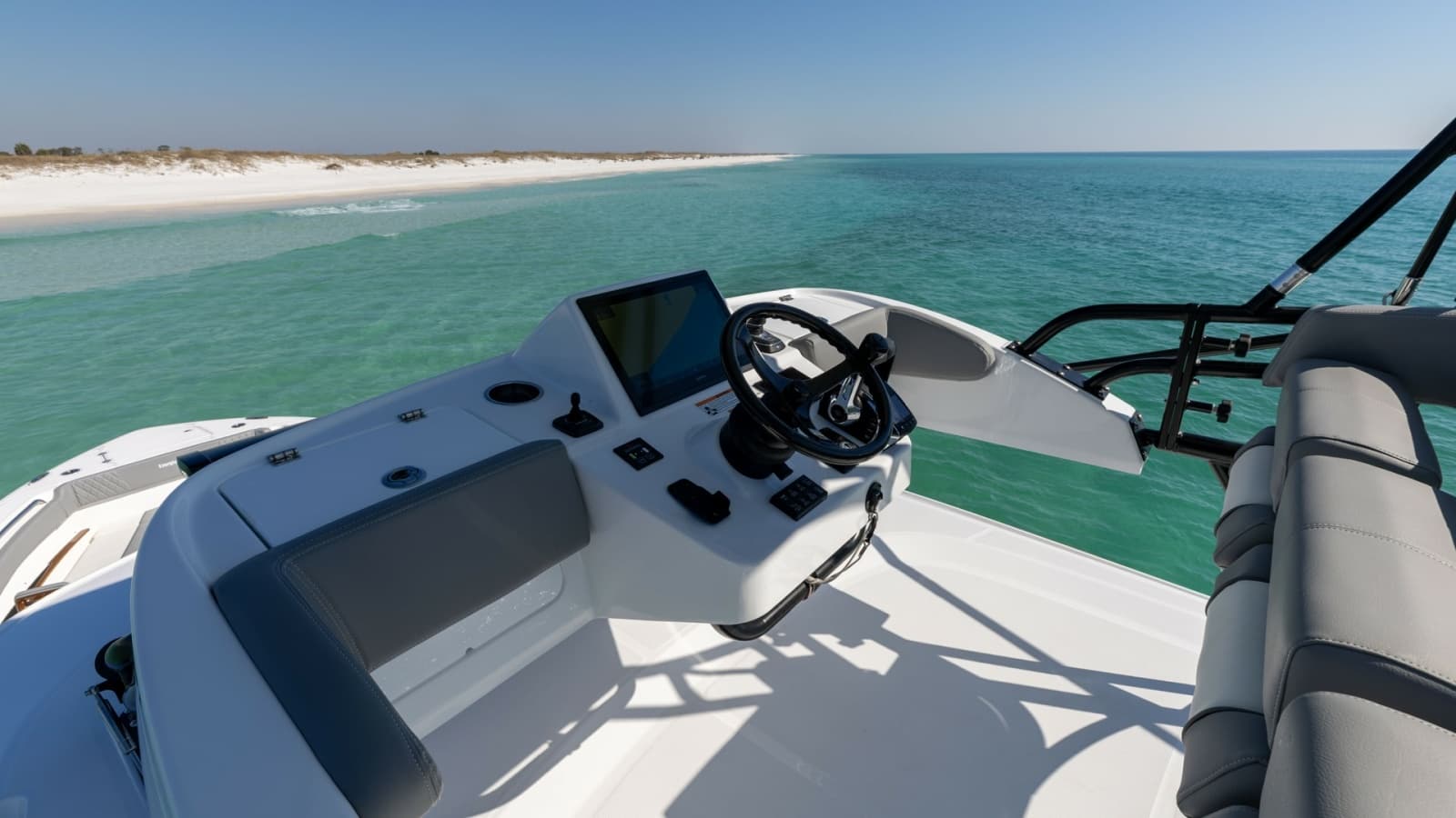 2023 Everglades 455 Center Console - Photo 31