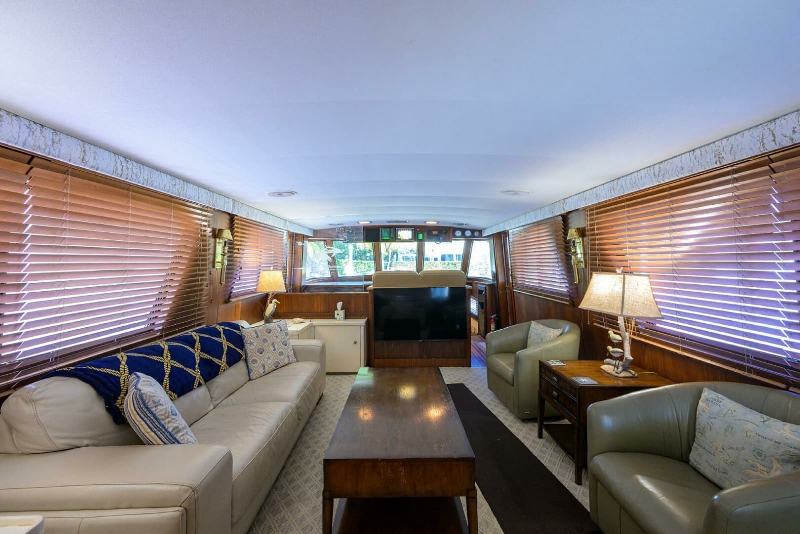 1987 Hatteras 63 Motor Yacht - Photo 4