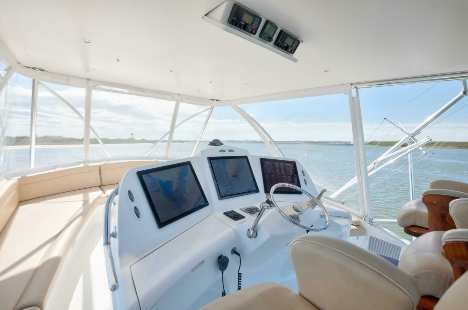 2015 Ocean Yachts 64 Convertible - Photo 26
