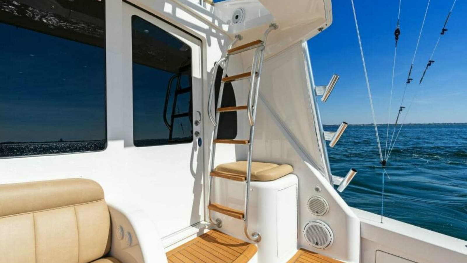 2013 Viking 55 Convertible - Photo 39