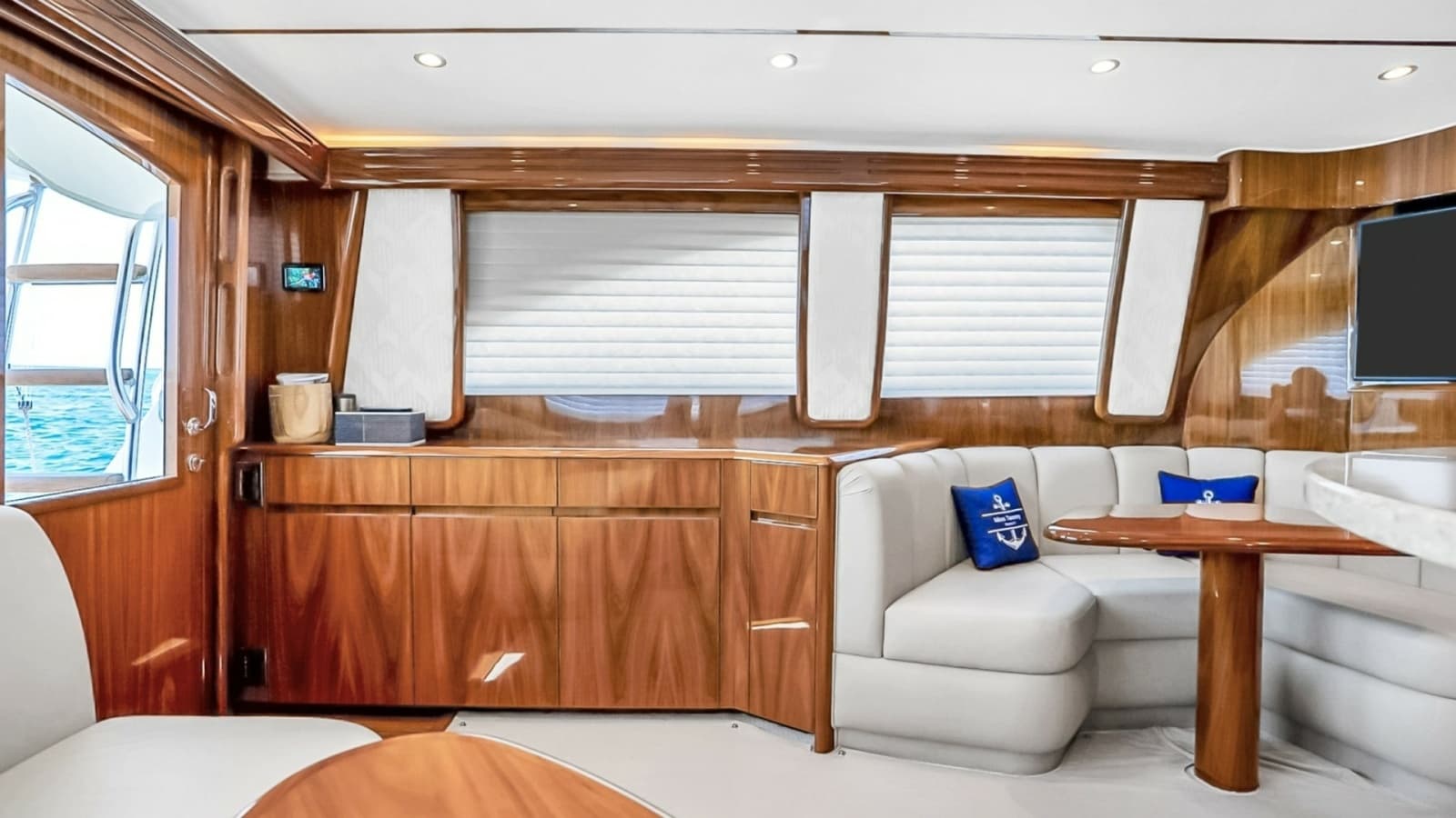 2021 Viking 48 Convertible - Photo 9
