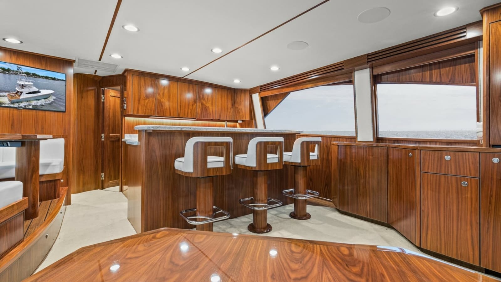 2020 Viking 68 Convertible - Photo 2