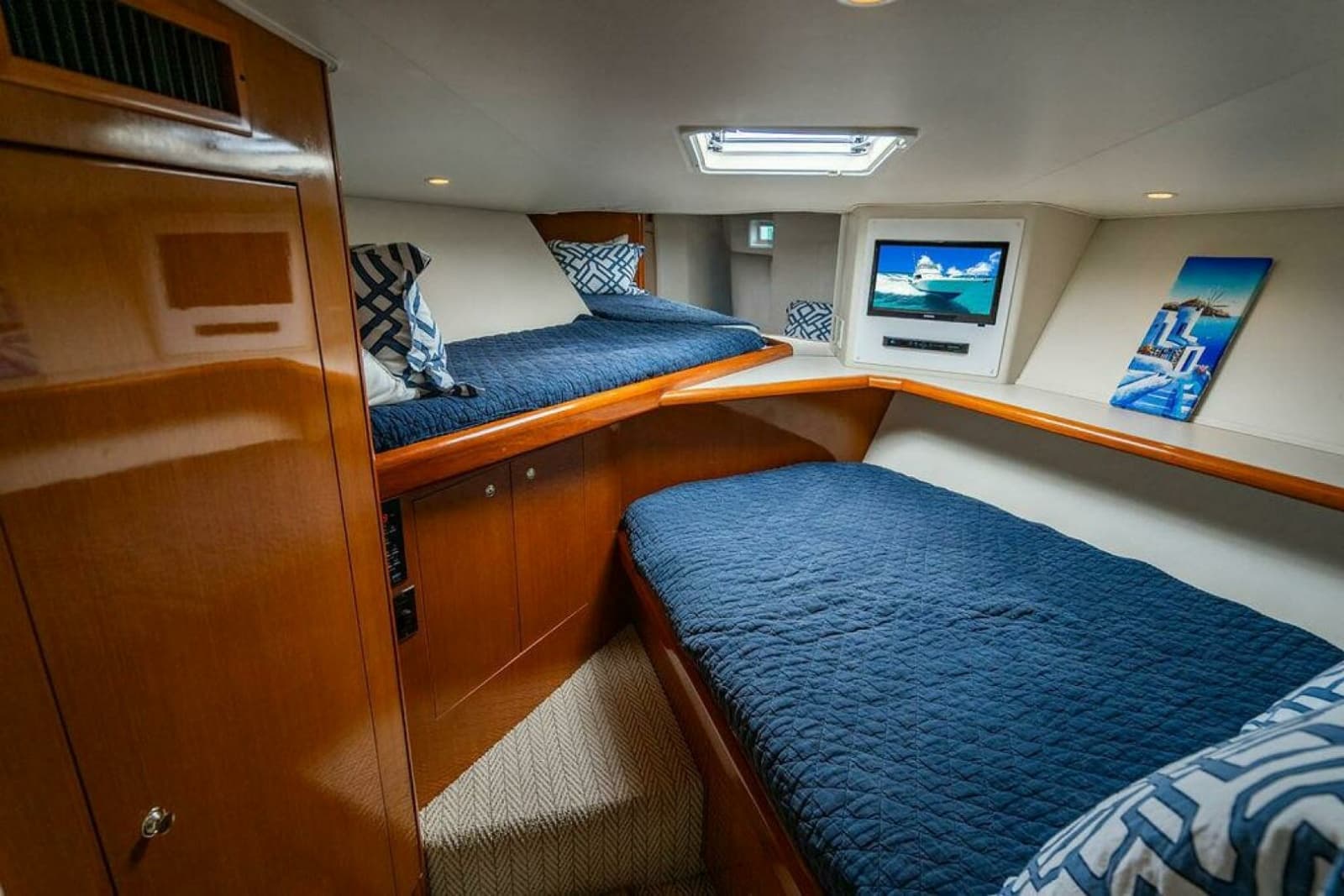 1999 Viking 55 Convertible - Photo 117