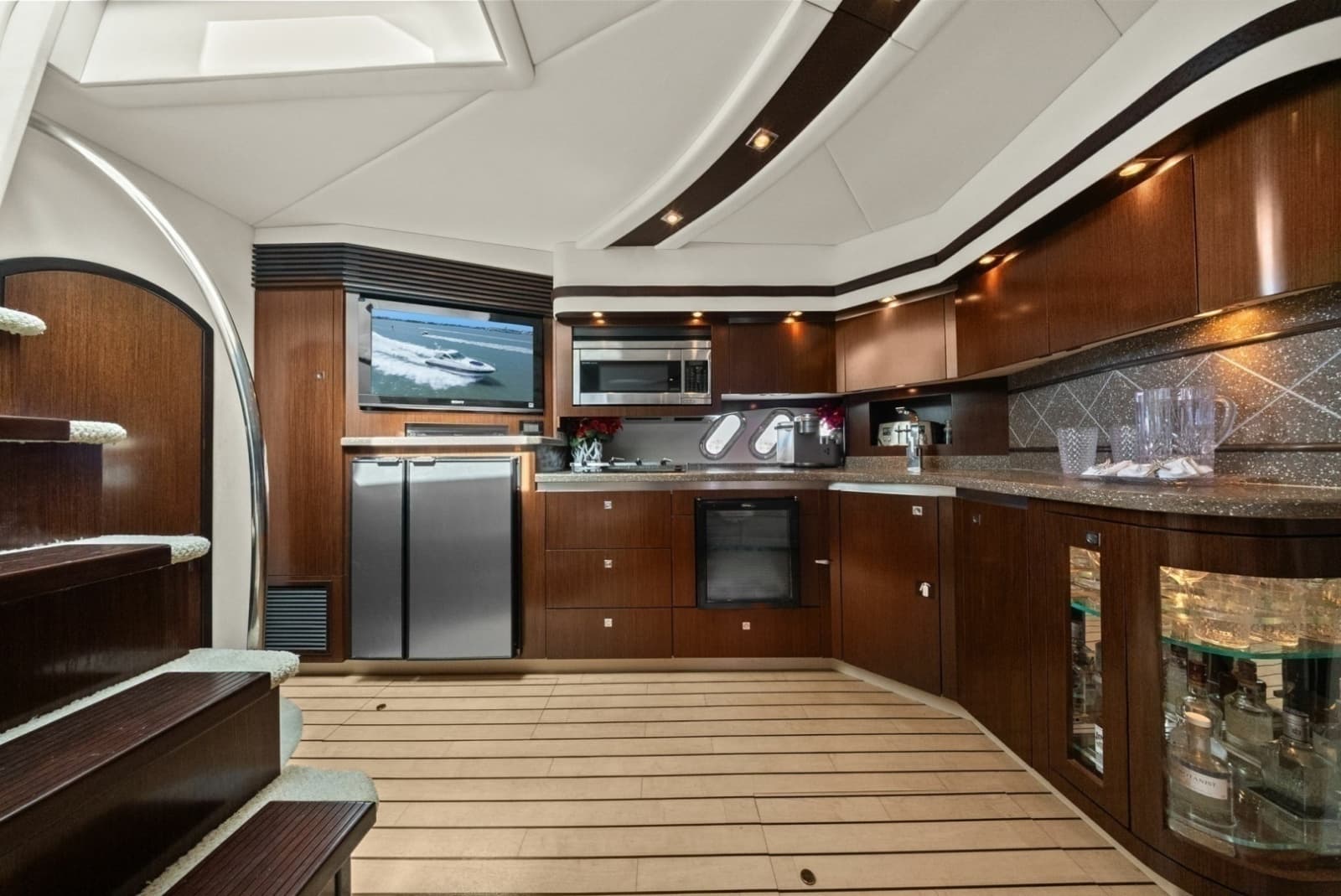 2012 Cruisers Yachts 540 Coupe - Photo 16