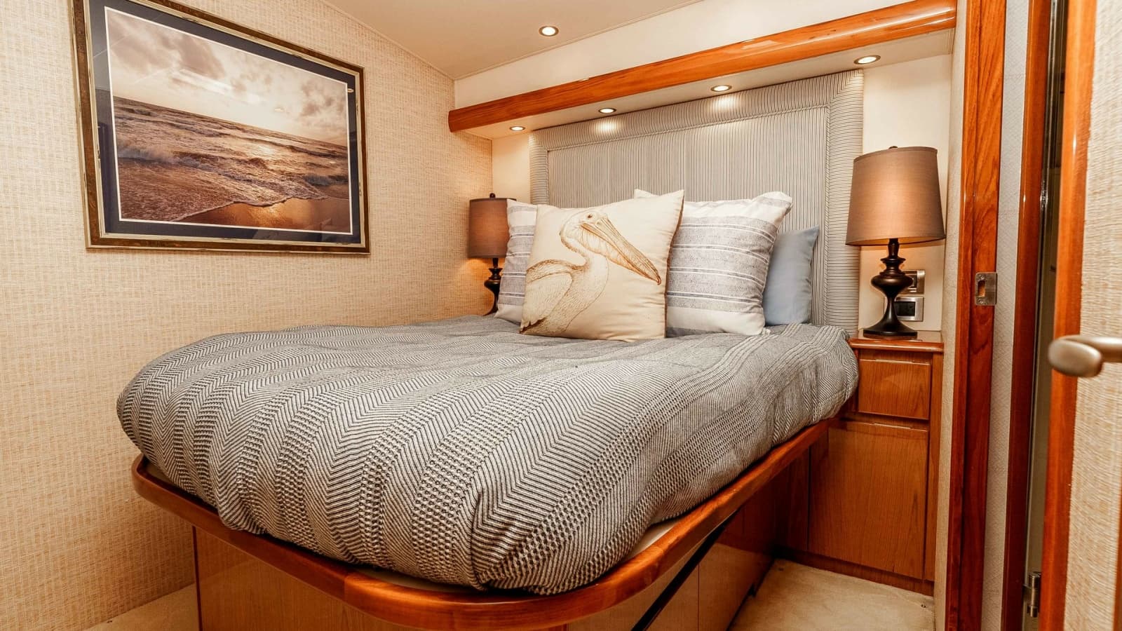 2014 Viking 76 Enclosed Bridge Sportfisher - Photo 33