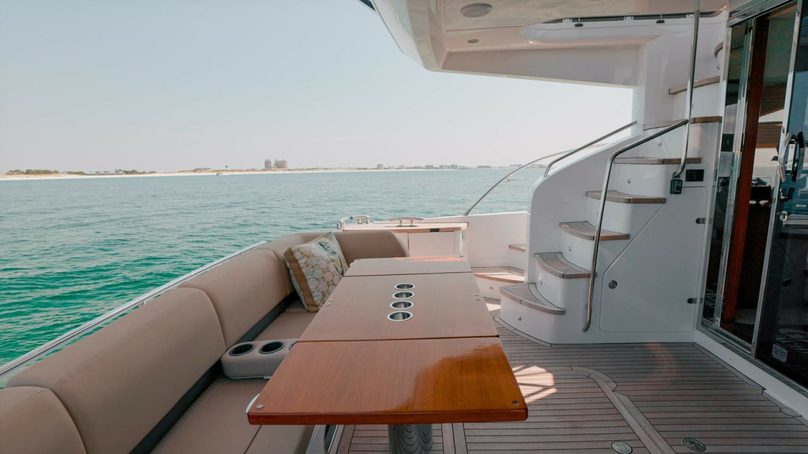 2011 Princess 64 - Photo 28