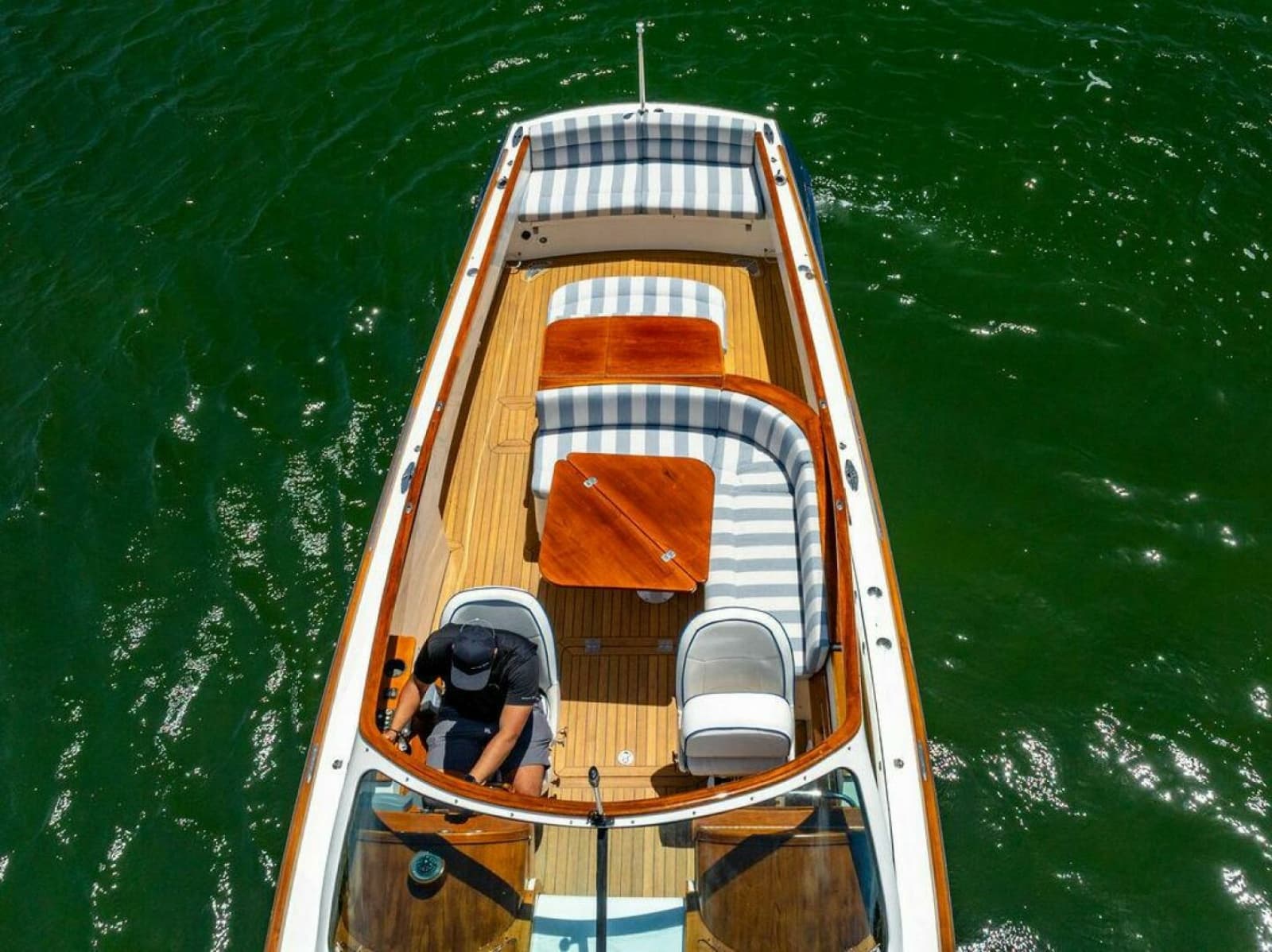 2004 Hinckley Talaria 29 R - Photo 6