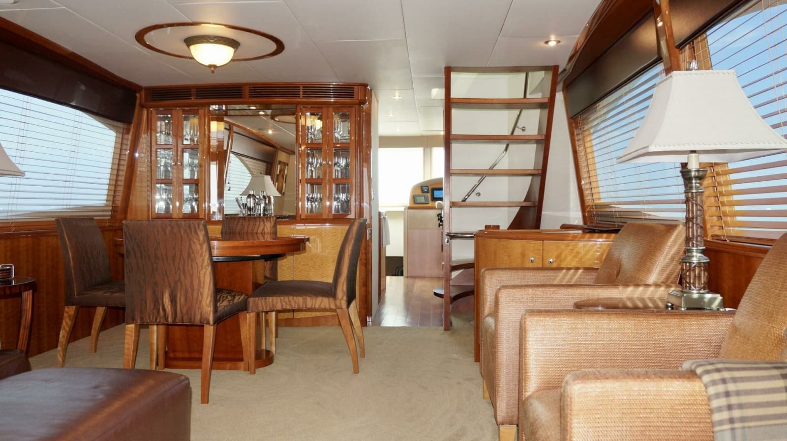 2007 Lazzara Yachts 74 Motor Yacht - Photo 19