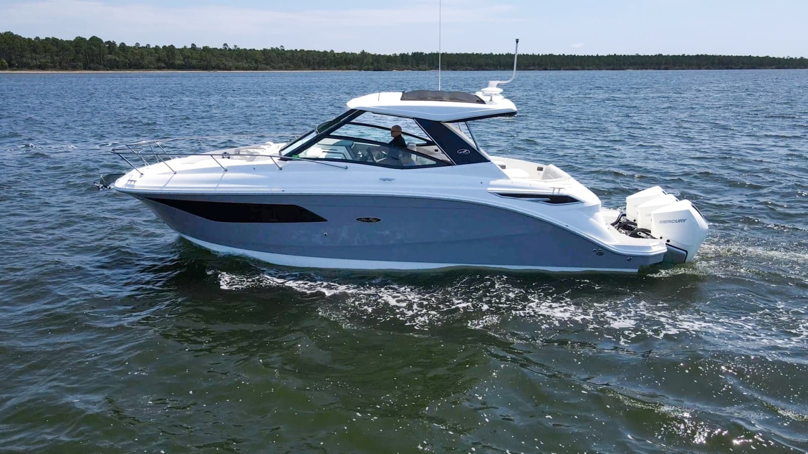 2022 Sea Ray 320 Sundancer OB - Photo 44