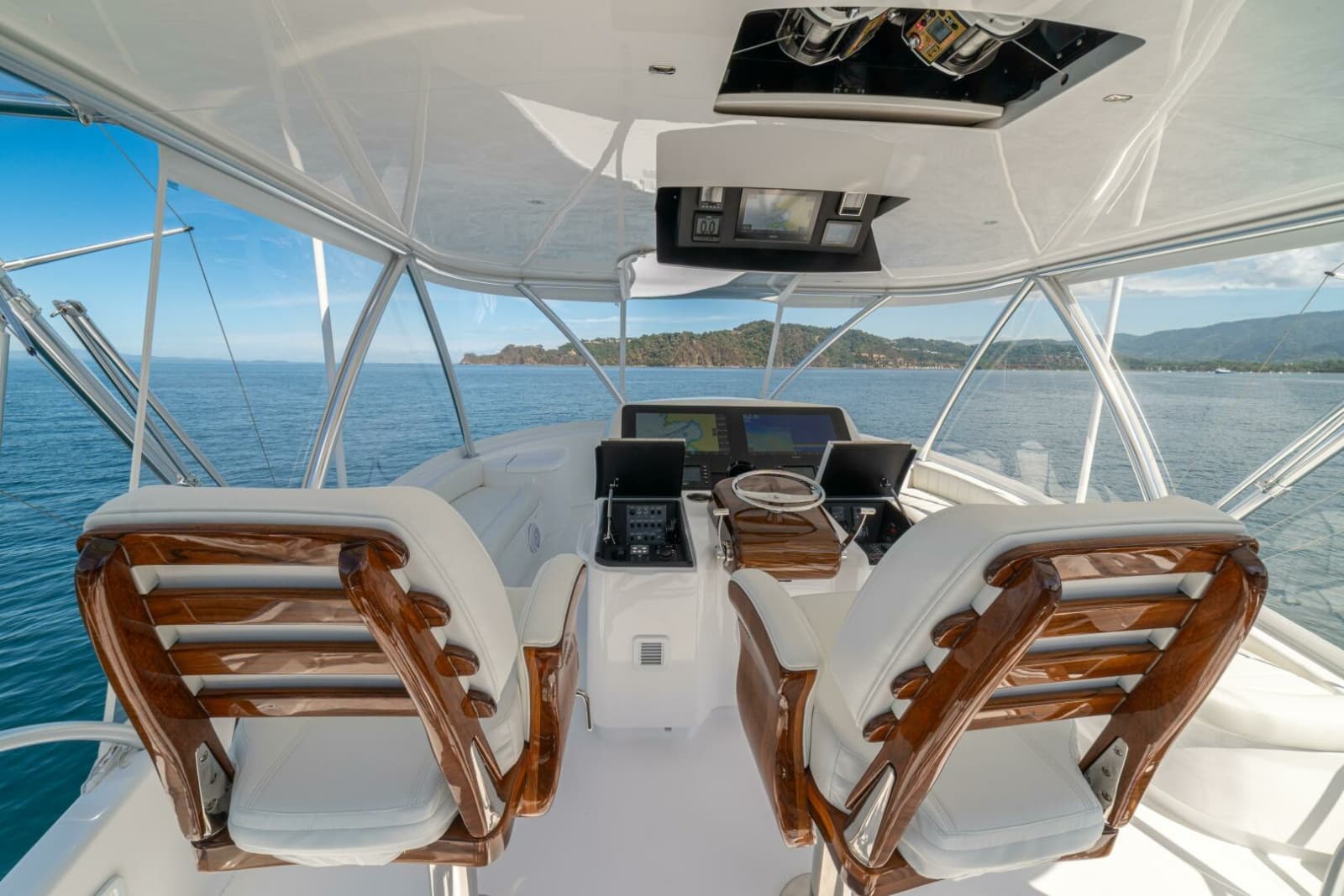 2025 Viking 58 Convertible - Photo 2