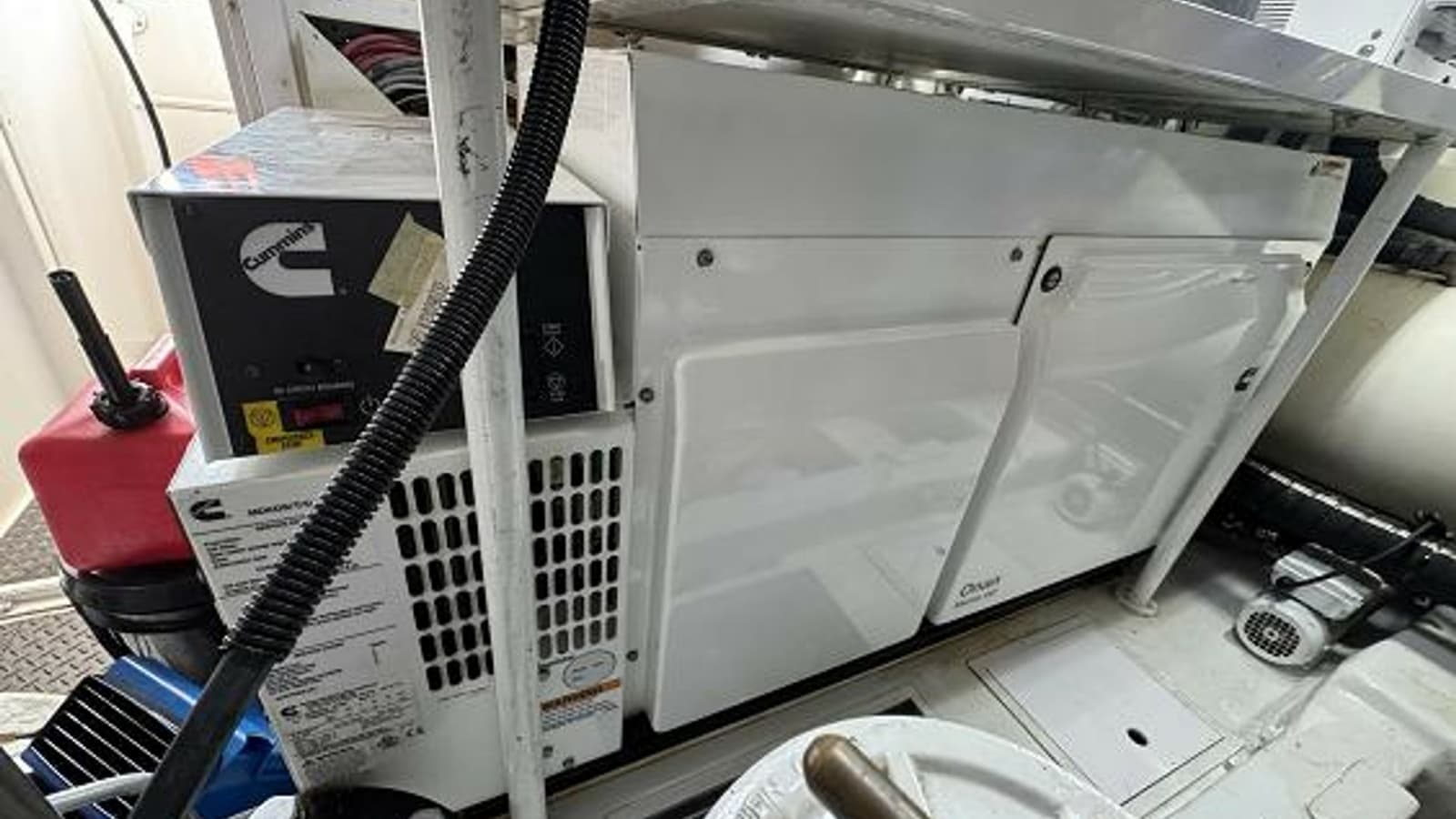 2007 Viking 74 Enclosed Bridge - Photo 36