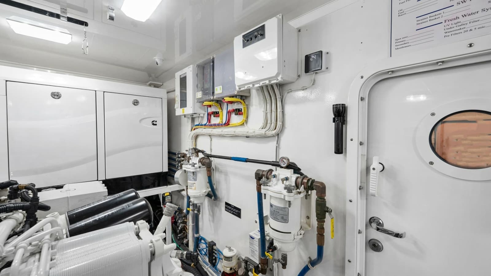 2017 Viking 92 Enclosed Bridge - Photo 62
