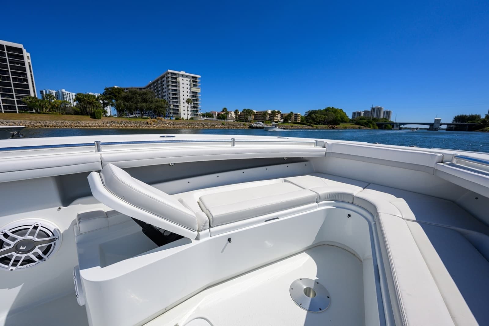 2023 Yellowfin 34 Offshore - Photo 3