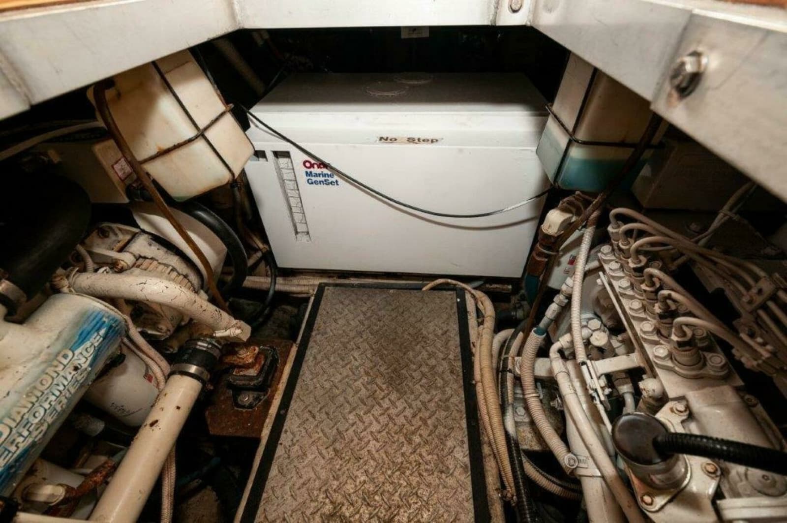 2002 Carver 444 Cockpit Motor Yacht - Photo 32
