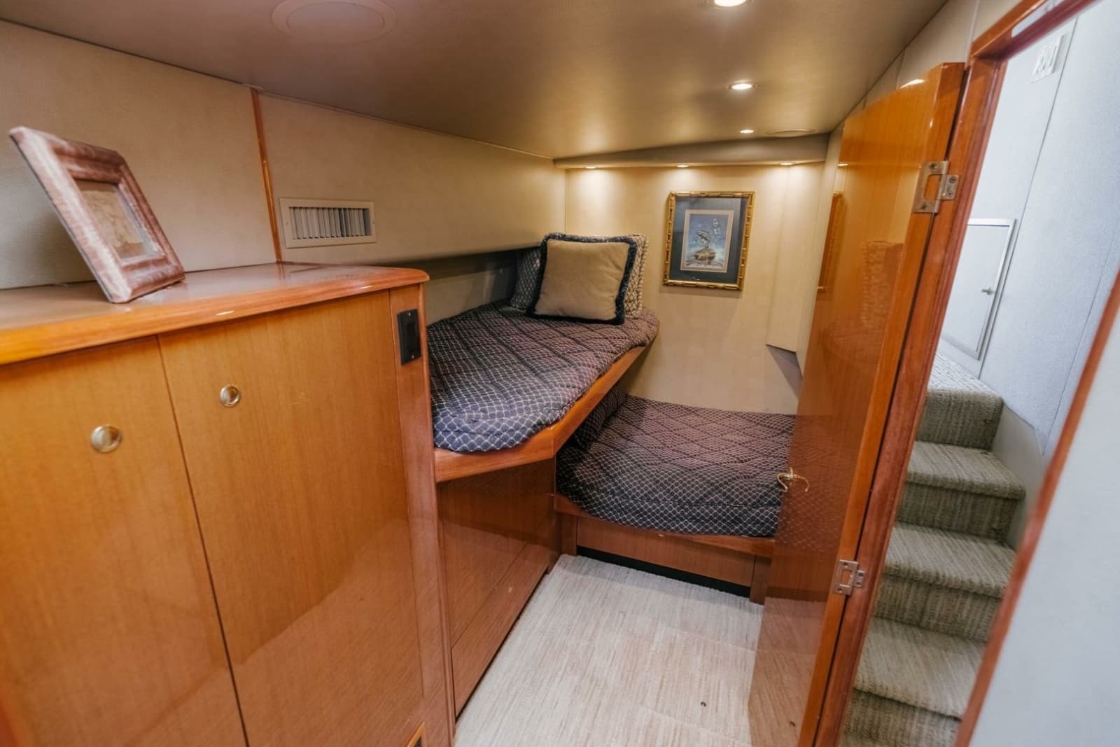 2003 Viking 56 Convertible - Photo 44