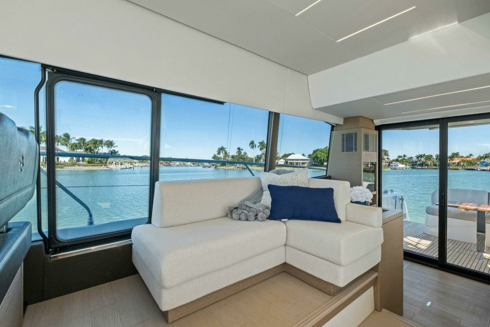 2022 Prestige 520 Flybridge - Photo 22