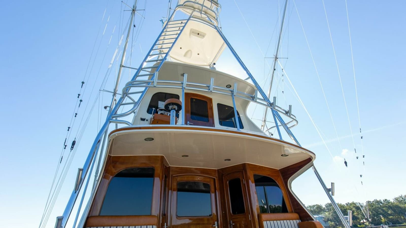 2005 Whiticar 76 Enclosed Bridge - Photo 35