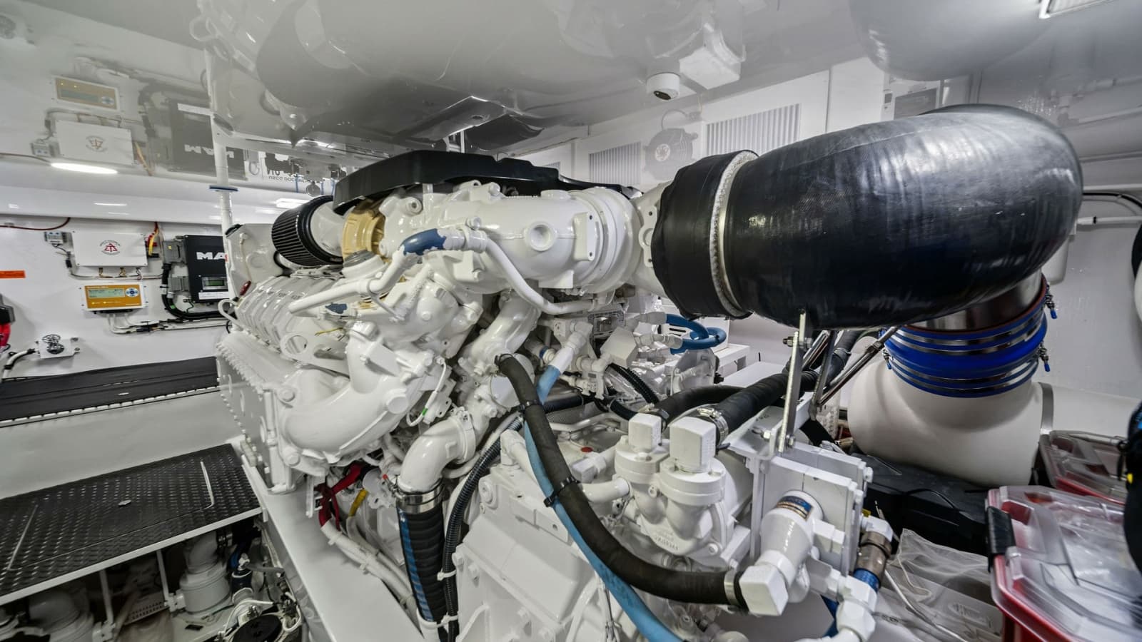 2021 Viking 54 Convertible - Photo 50