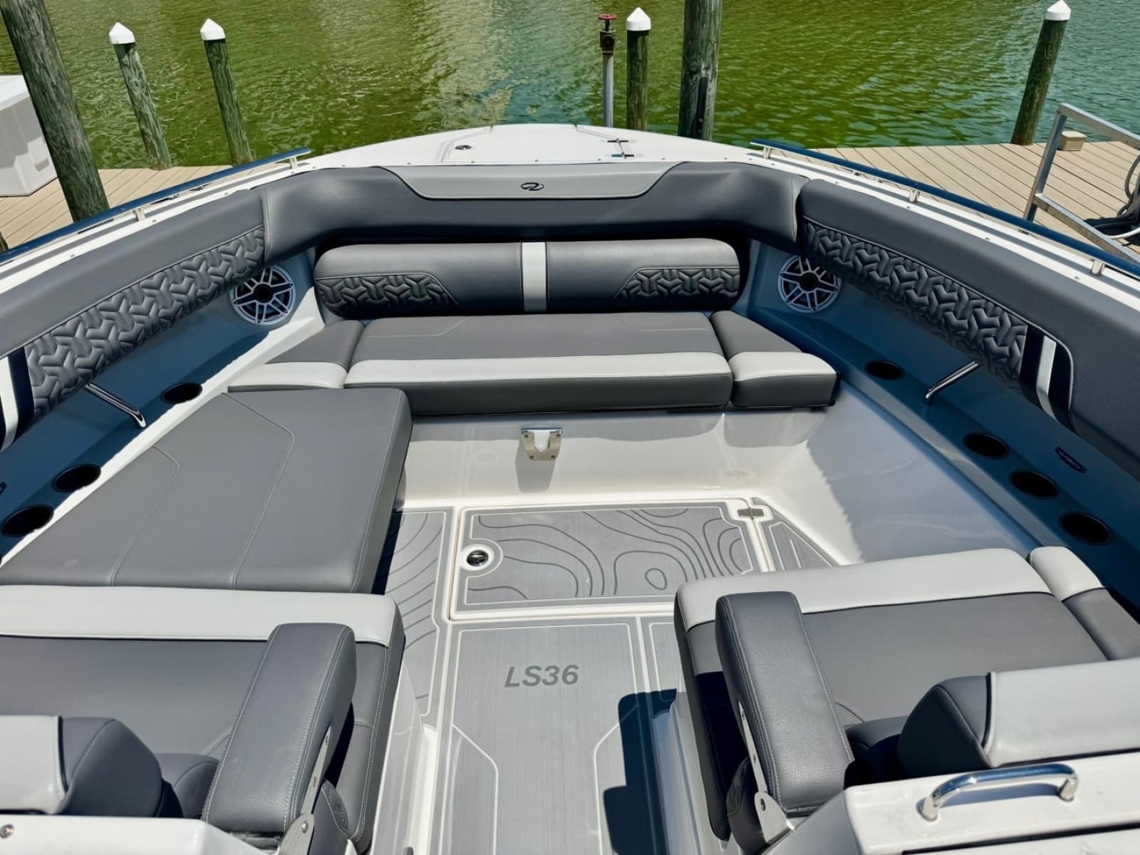 2025 Regal LS36 - Photo 3