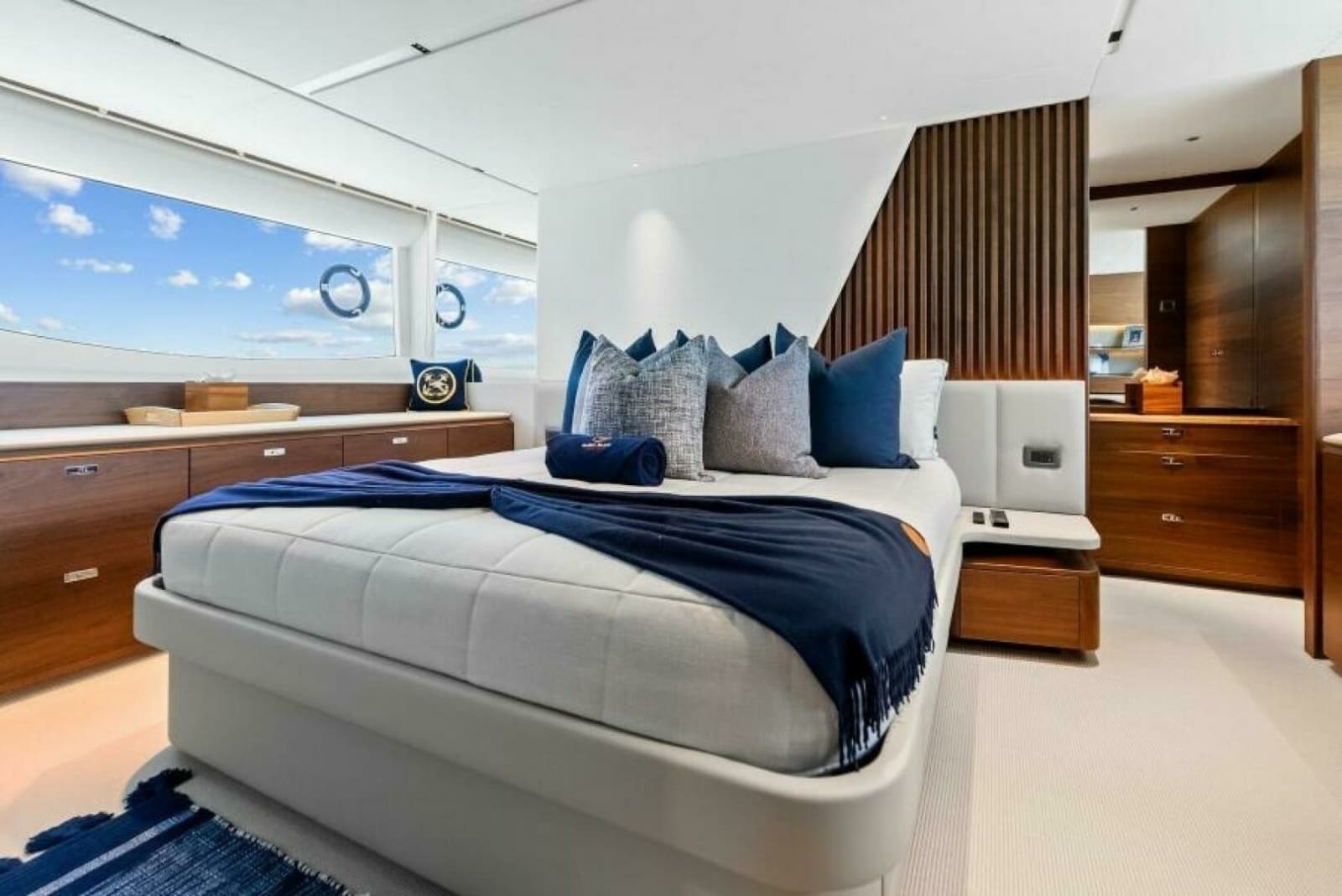 2024 Princess Y72 Motor Yacht - Photo 30