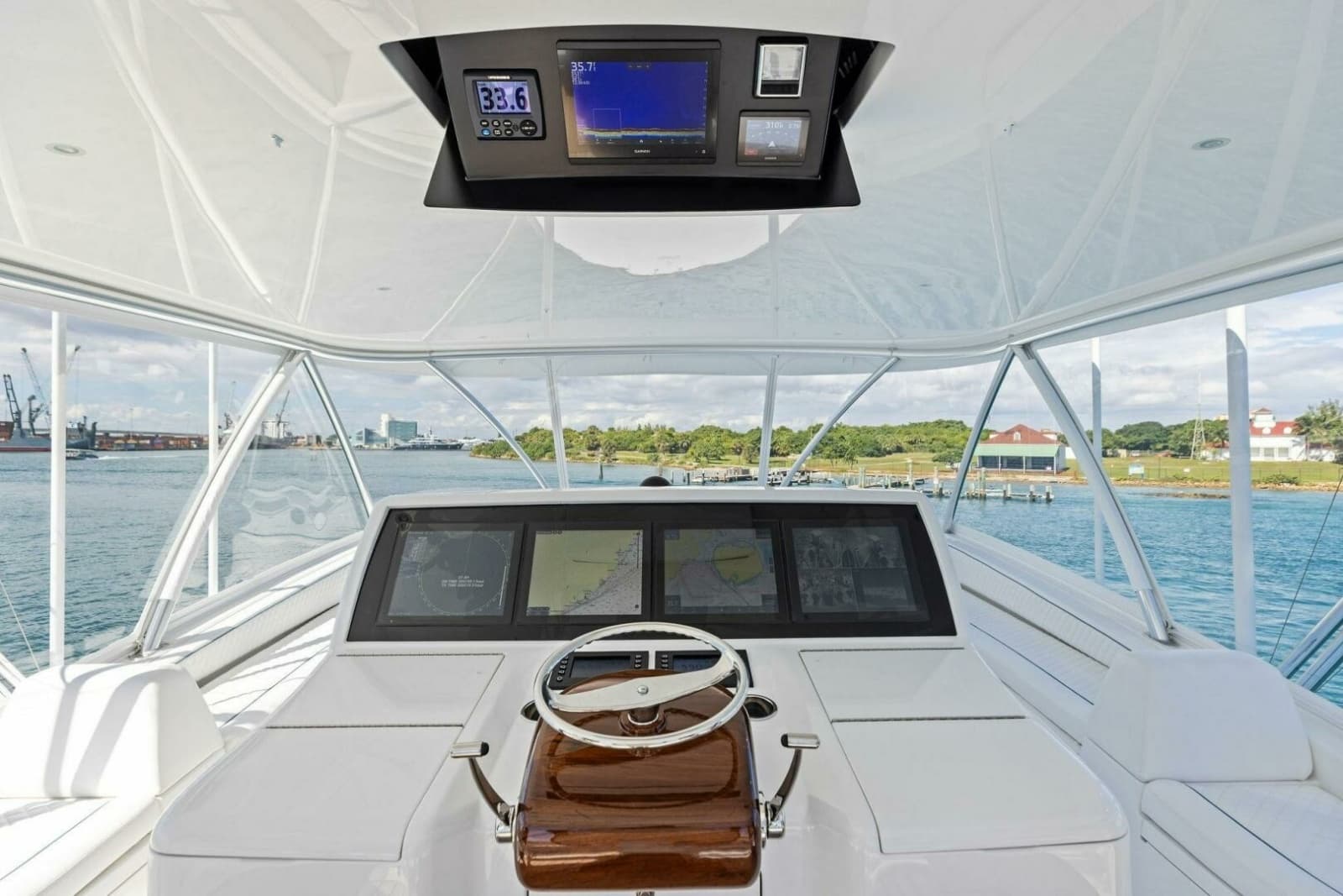 2026 Viking 82 Convertible - Photo 215