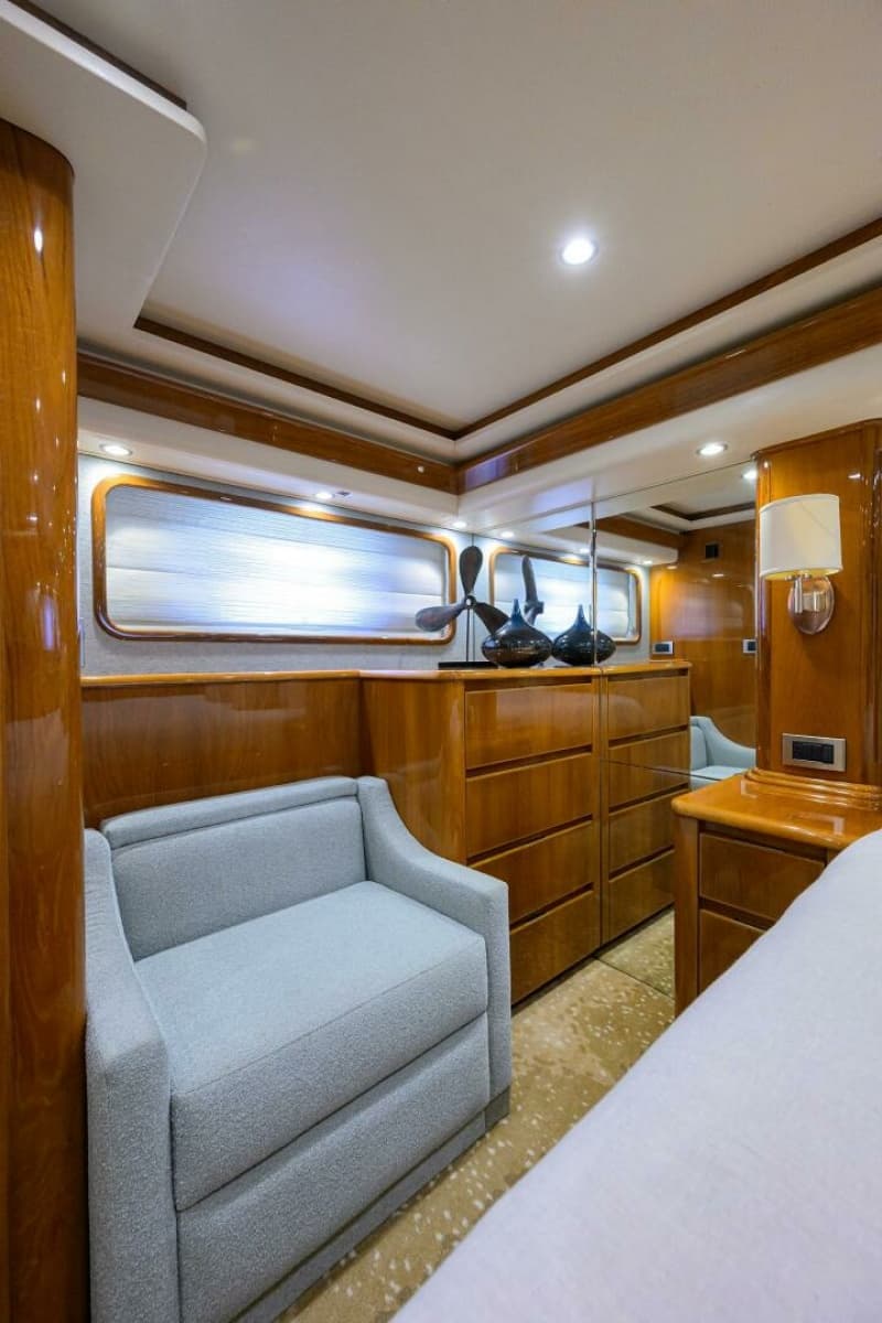 2014 Viking 76 Enclosed Bridge - Photo 25