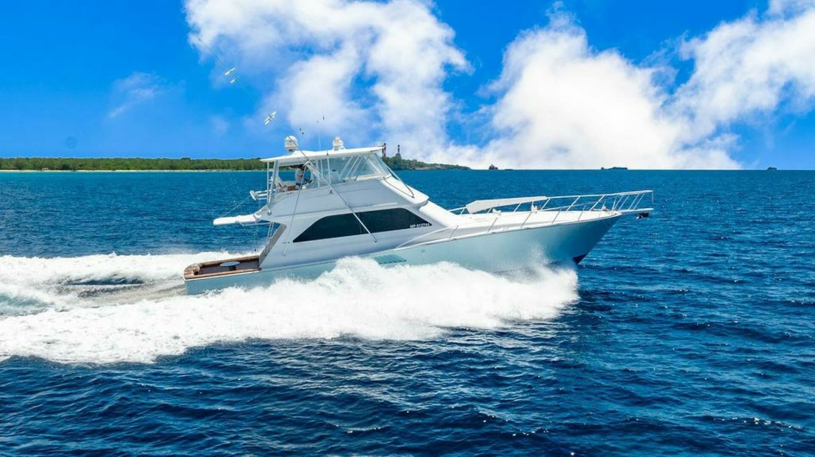 1999 Viking 55 Convertible - Photo 35