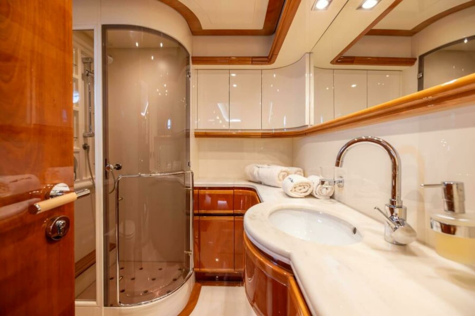 2001 Ferretti Yachts 94 Raised Pilothouse - Photo 23