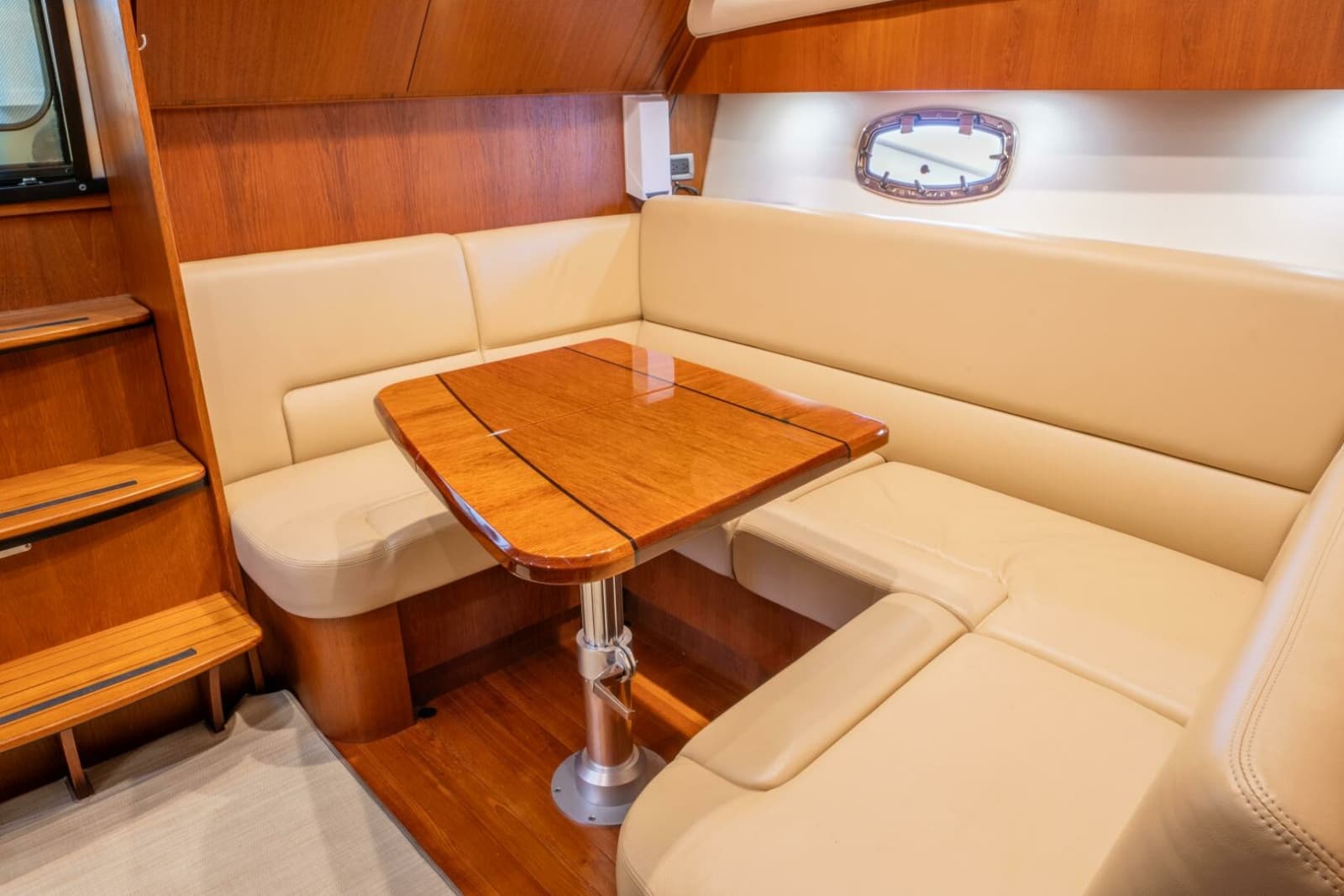 2015 Tiara Yachts 4300 Open - Photo 9