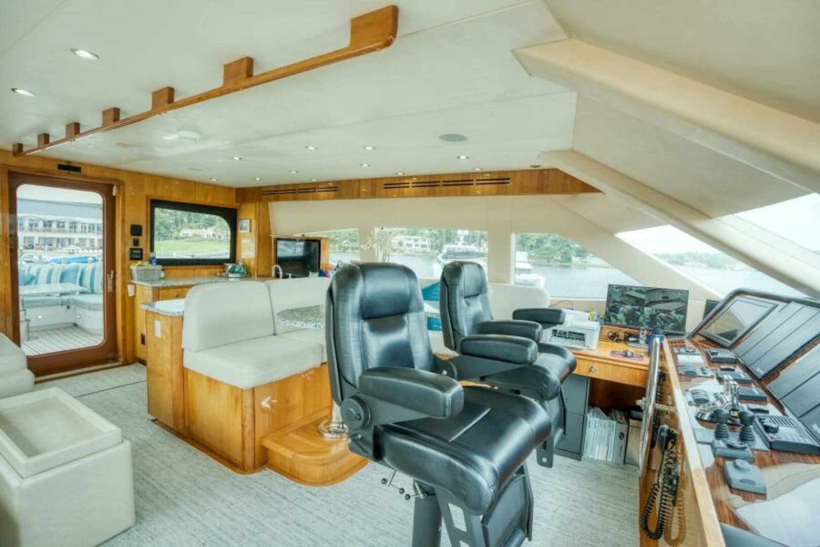 2007 Hatteras 80 Enclosed Bridge - Photo 49