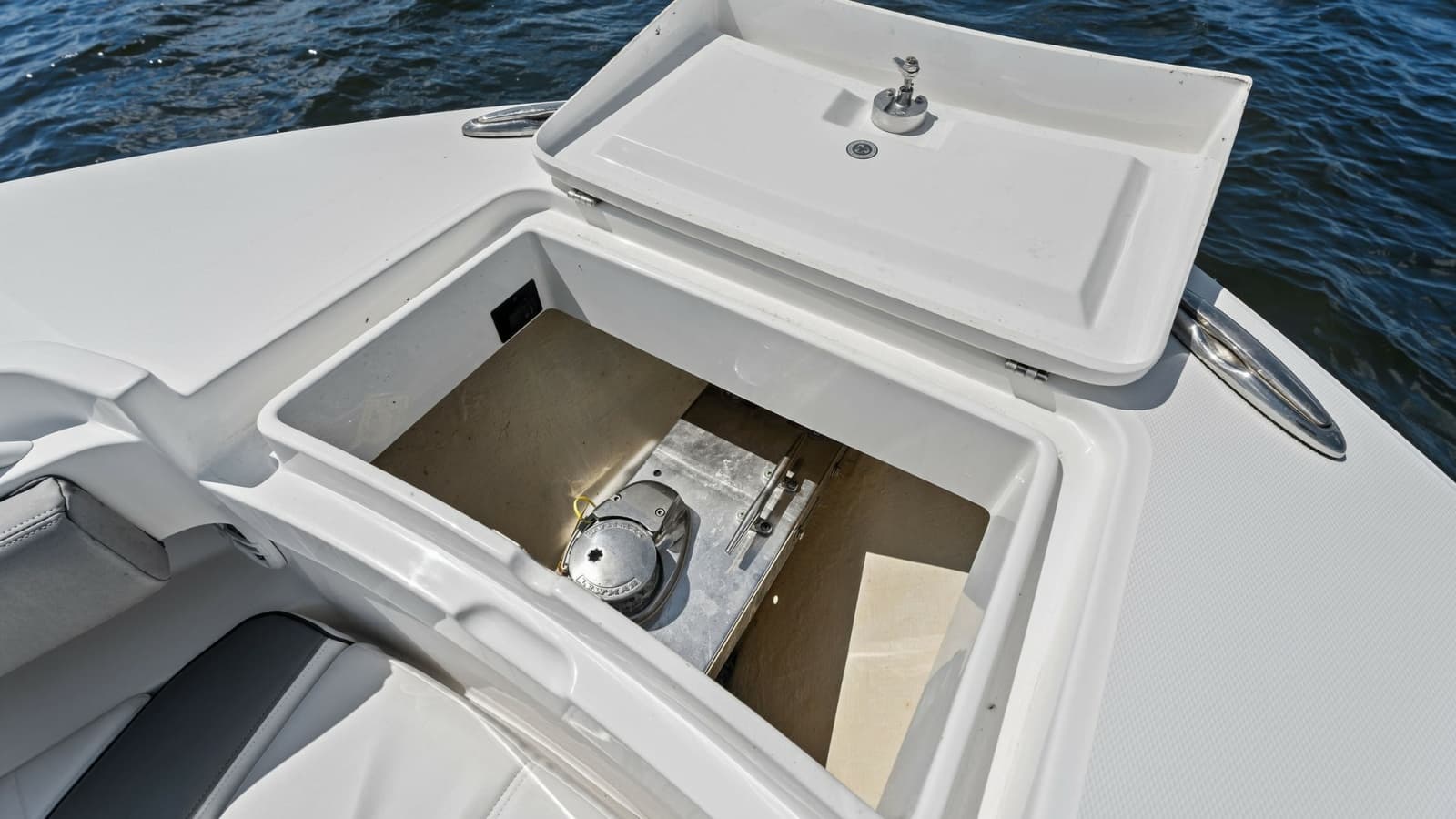 2022 Regulator 31 - Photo 10