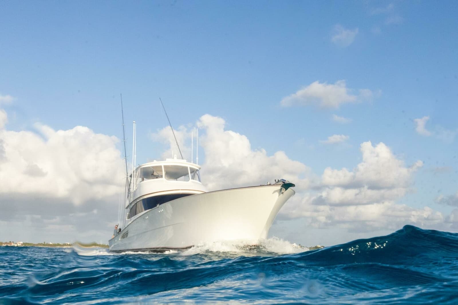 2025 Viking 82 Convertible - Photo 86