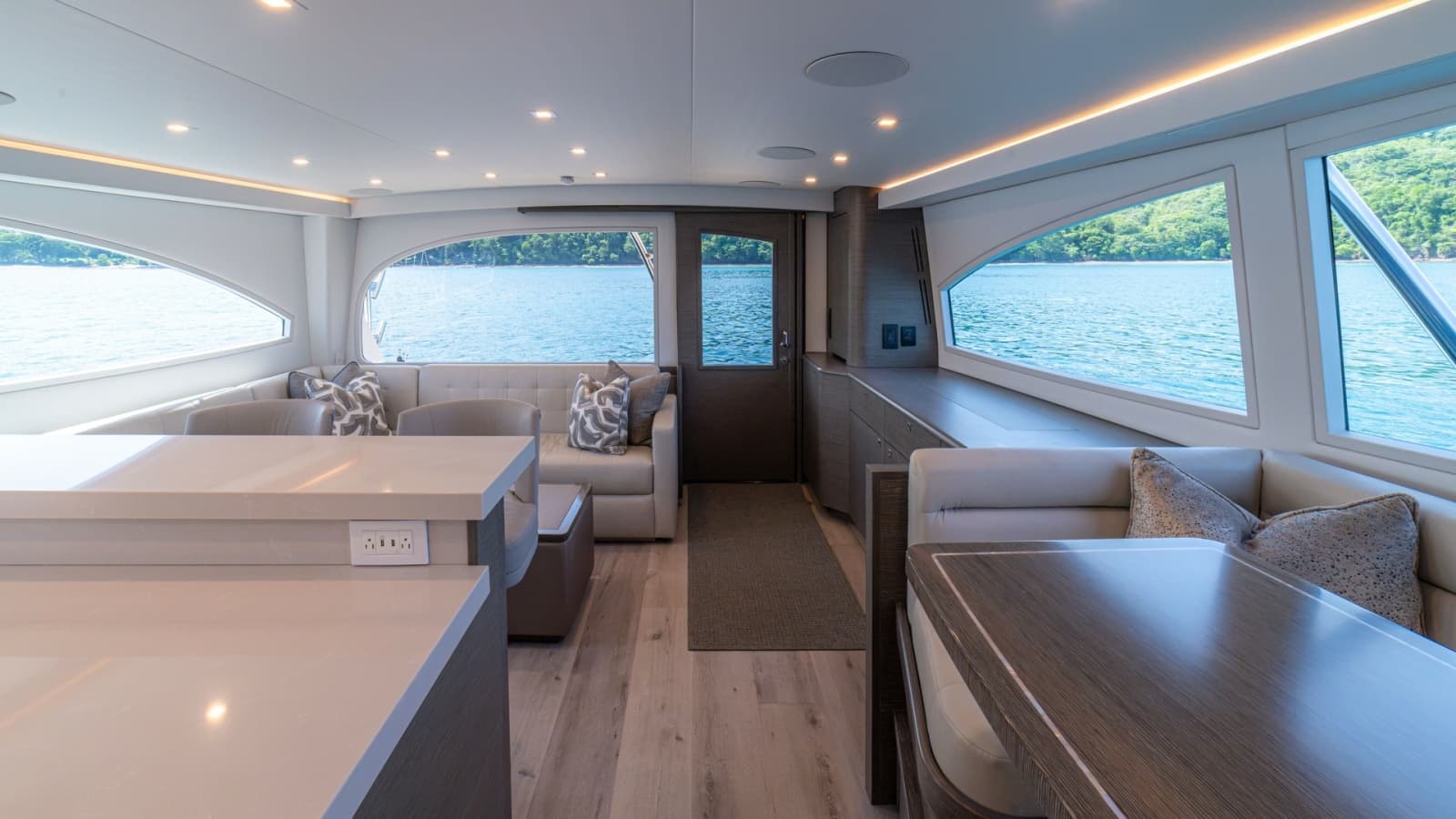 2024 Viking 64 Convertible - Photo 14