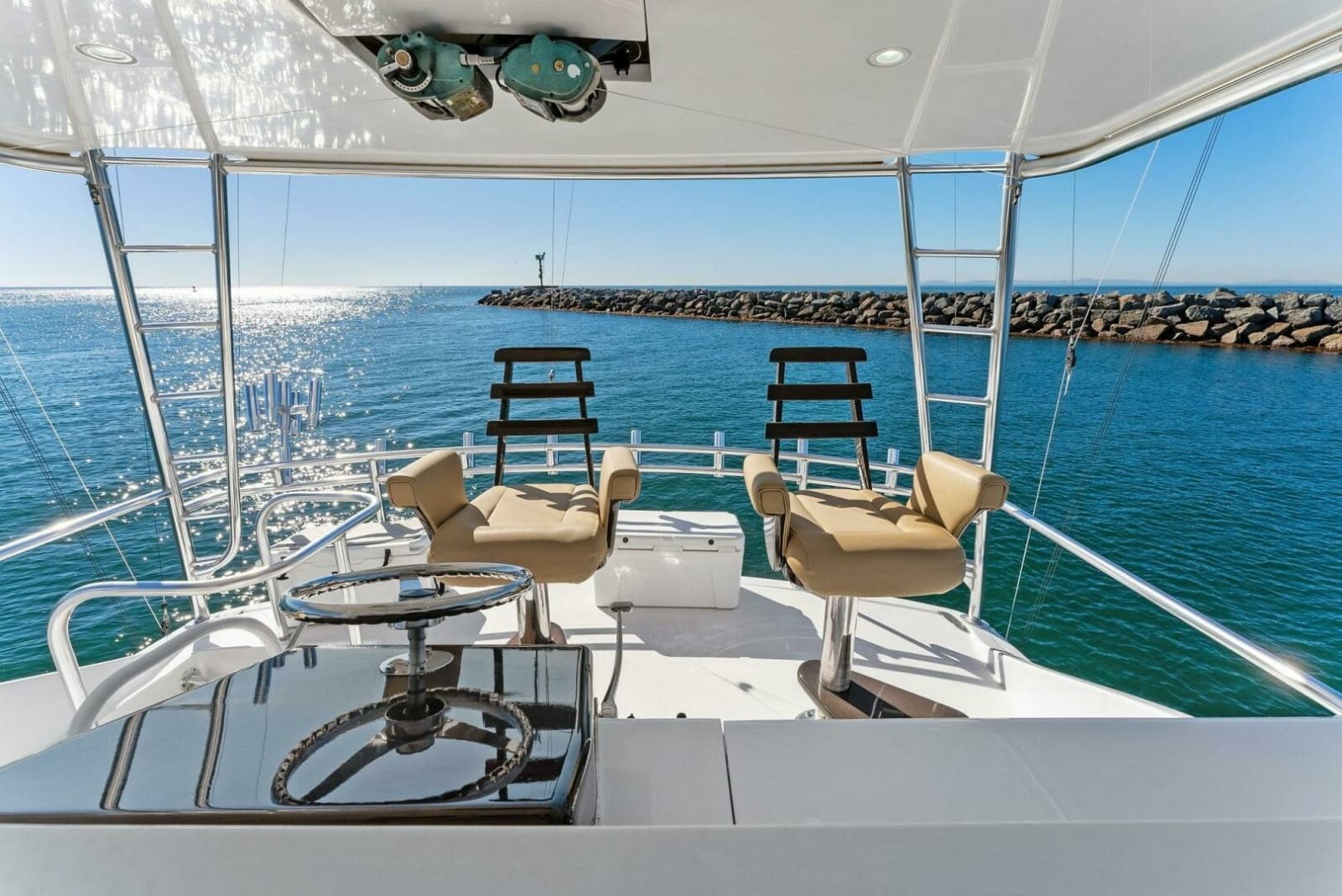 2007 Hatteras 64 Convertible - Photo 37