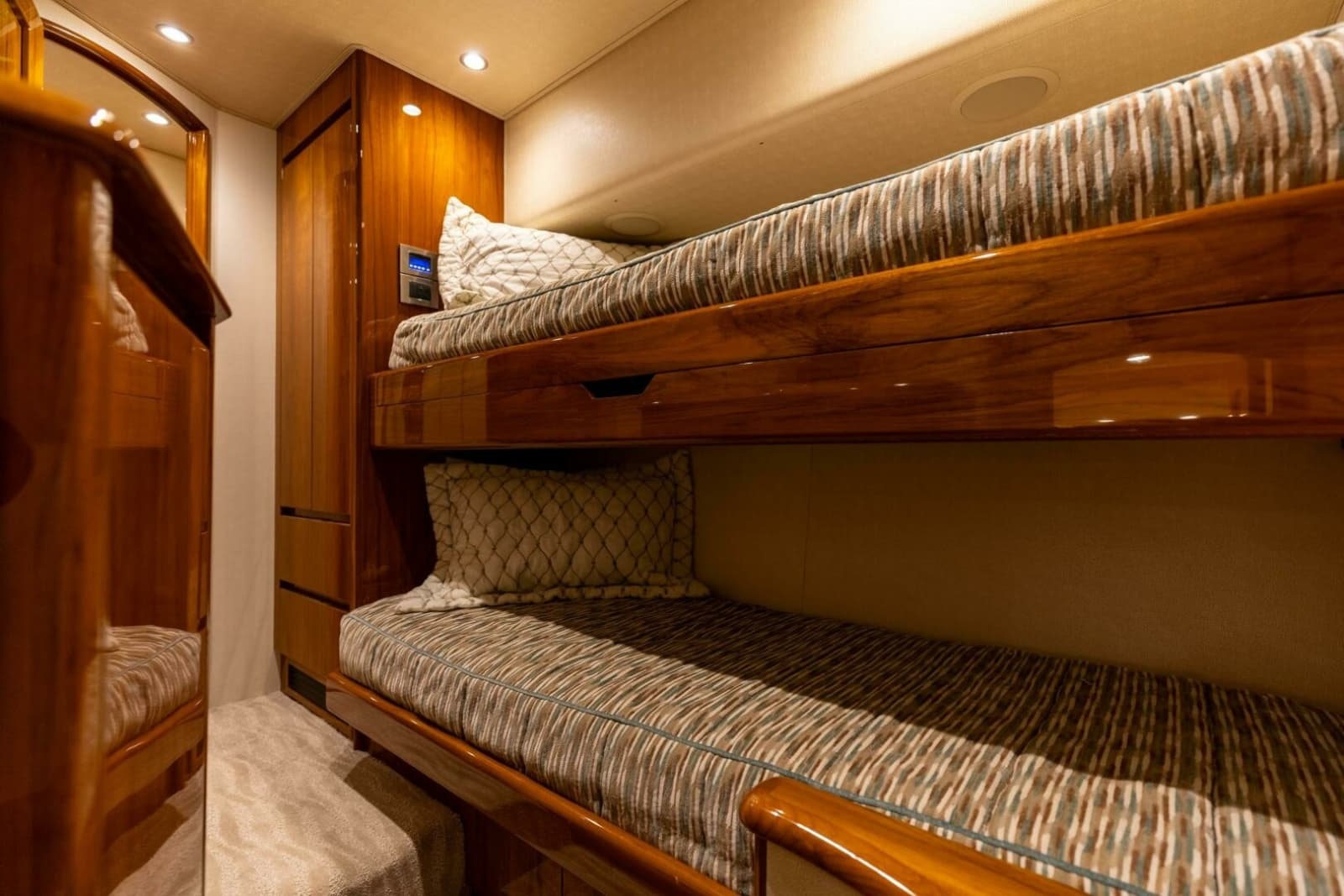 2017 Viking 66 Convertible - Photo 25