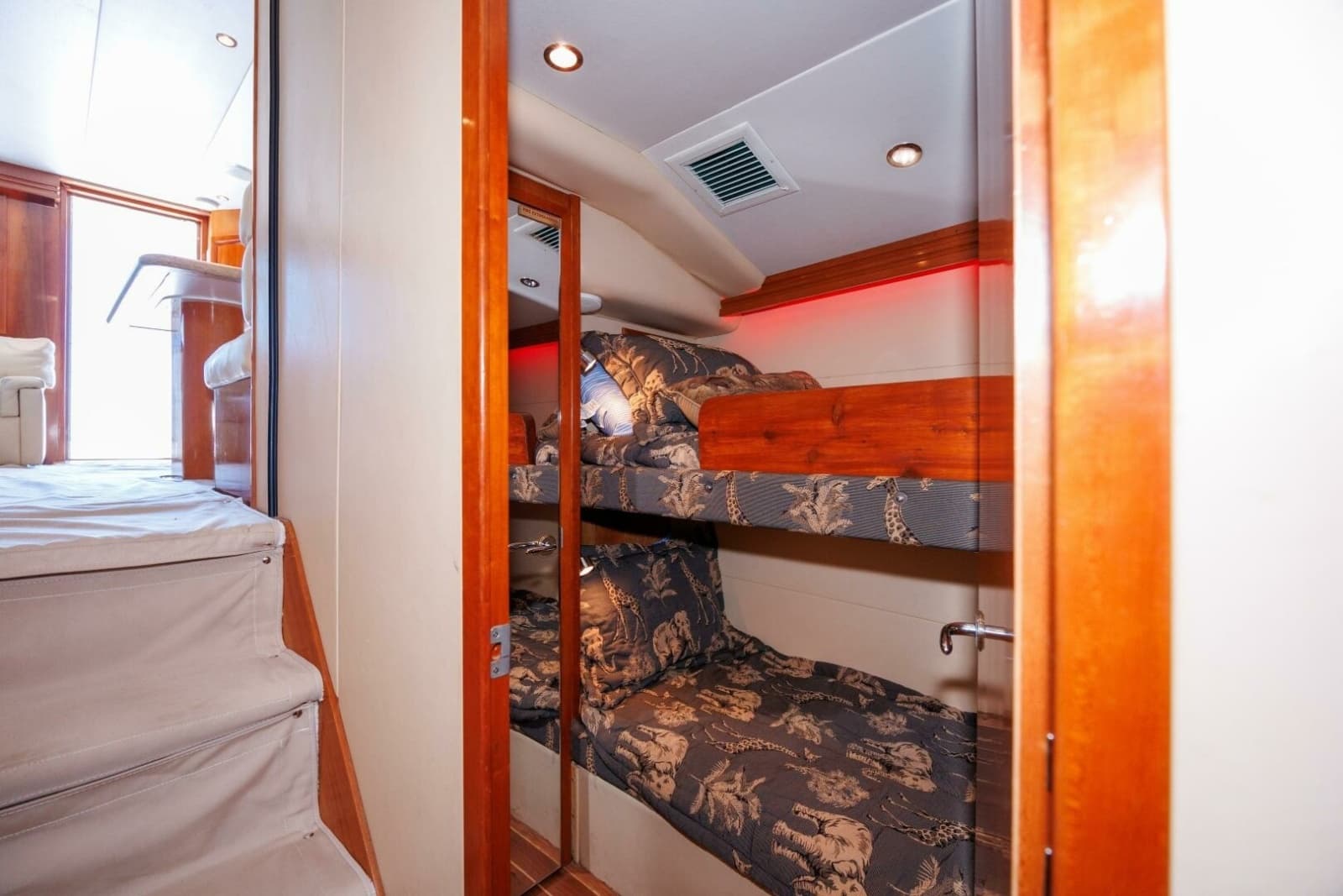 2002 Hatteras 50 Convertible - Photo 12