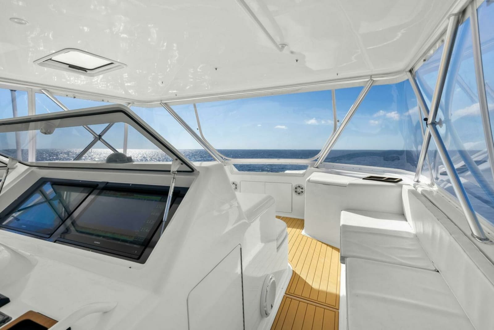 2002 Viking 65 Convertible - Photo 52